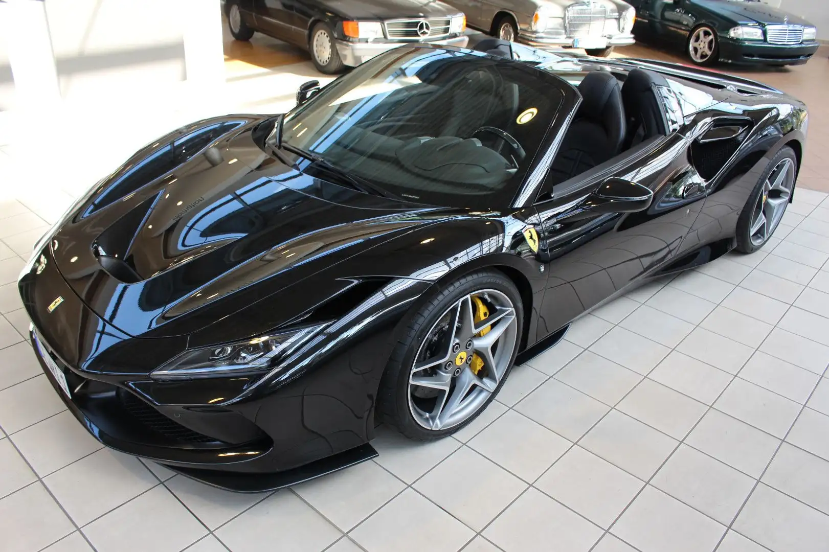 Ferrari F8 Spider LIFT+Carbon+Kamera+Deutsches Fahrzeug Negru - 1