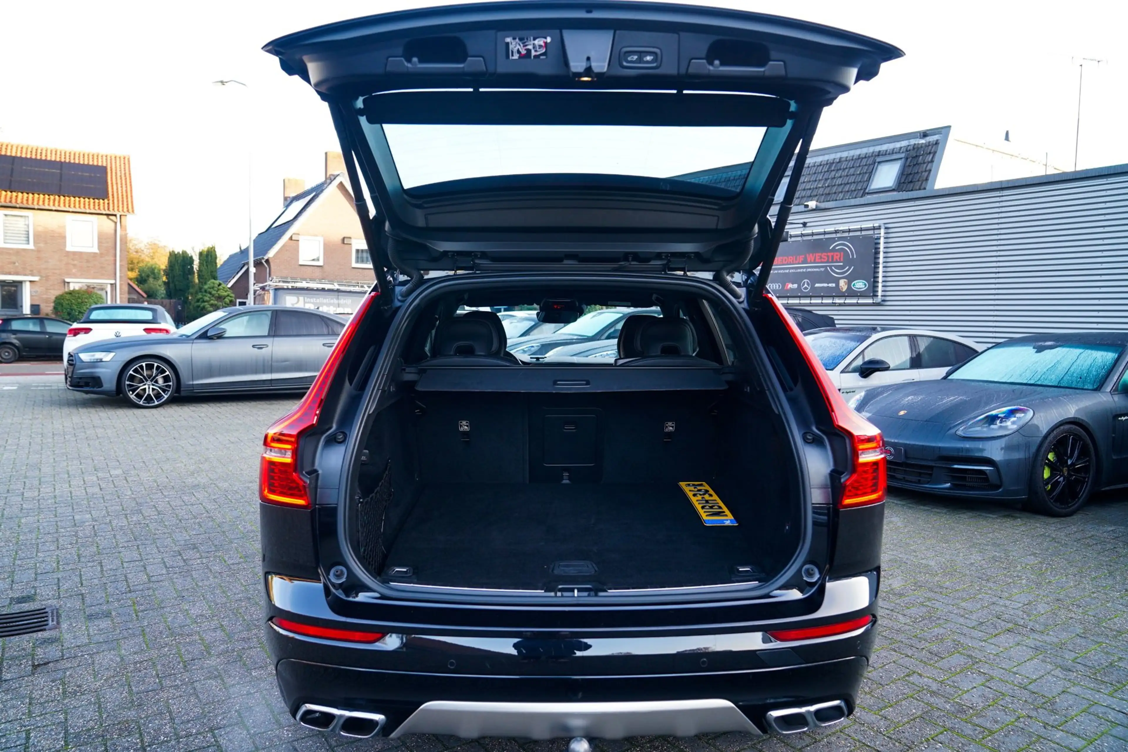 Volvo XC60 2.0 Recharge T8 AWD Inscription | Head Up Display — photo 17