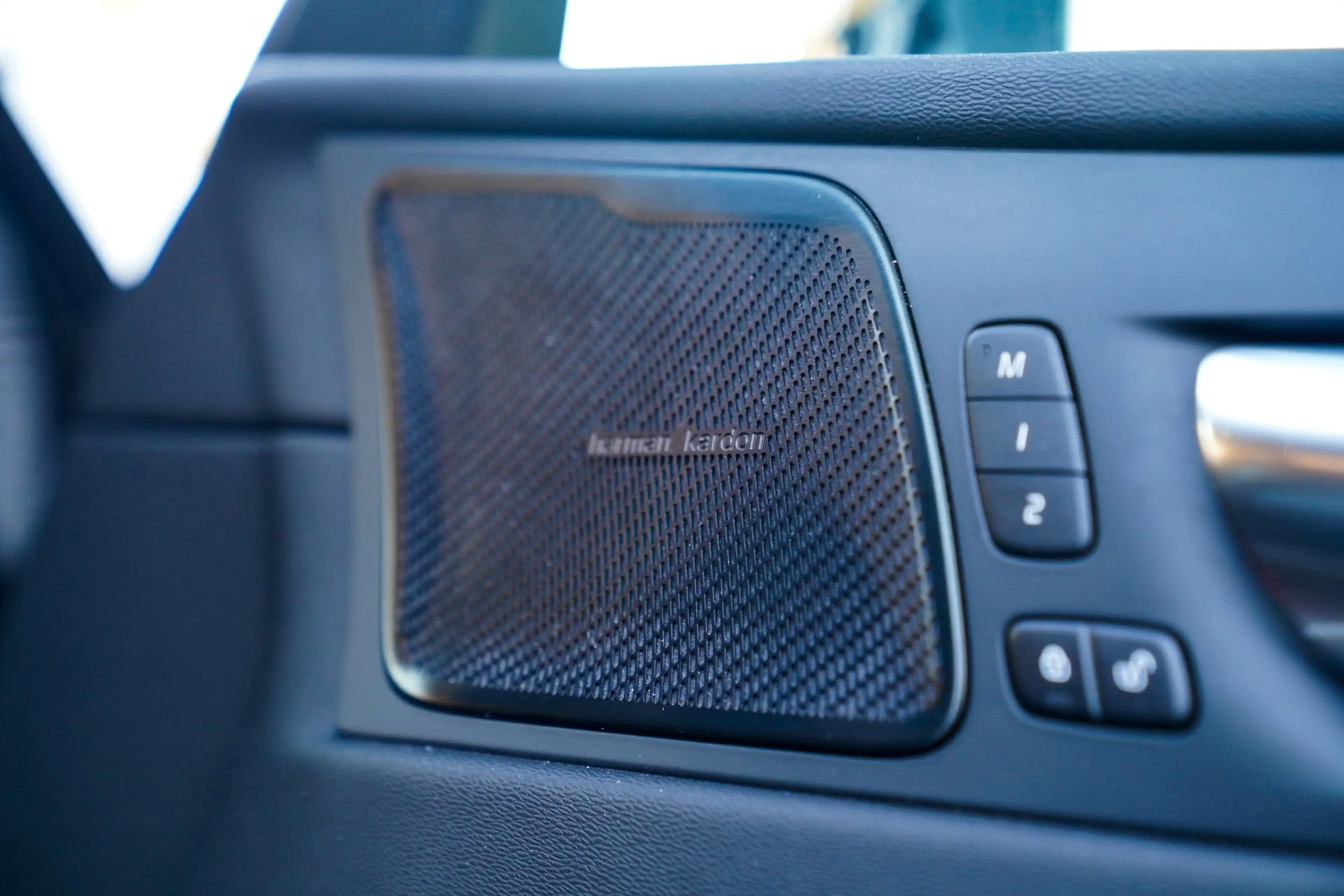 Volvo XC60 2.0 Recharge T8 AWD Inscription | Head Up Display — photo 2