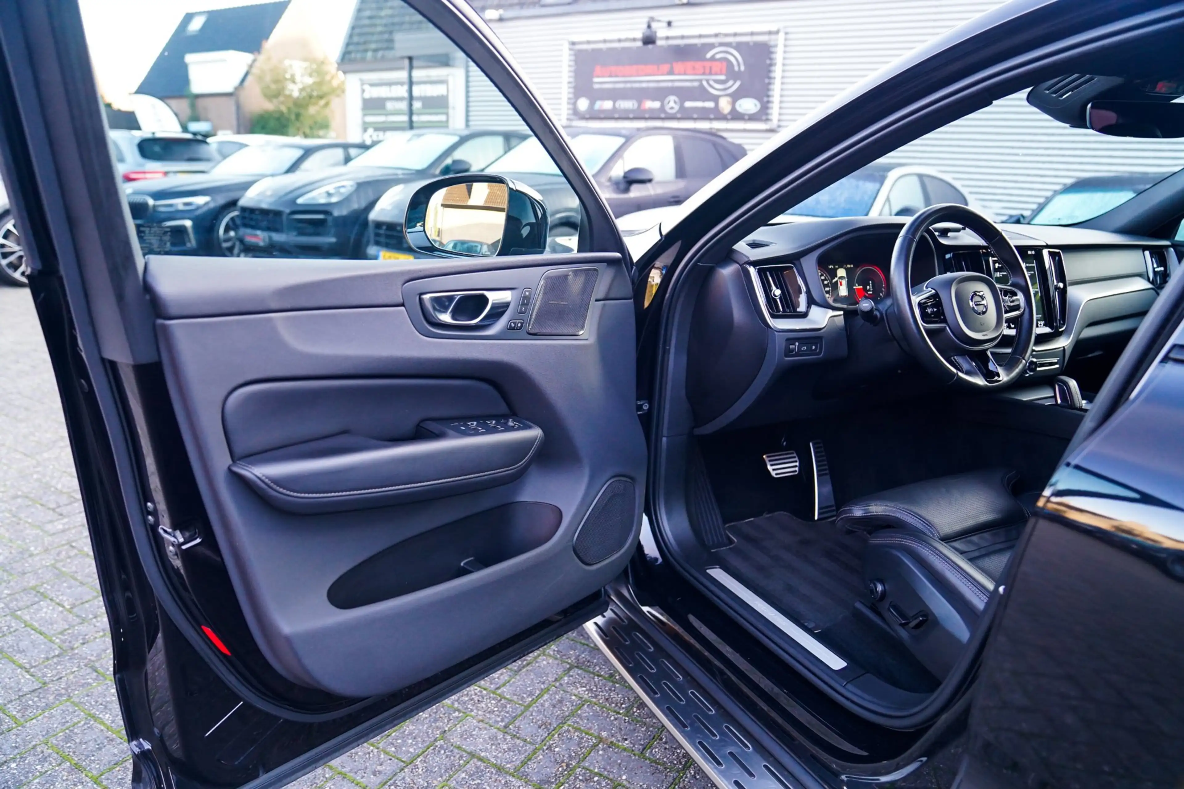 Volvo XC60 2.0 Recharge T8 AWD Inscription | Head Up Display — photo 35