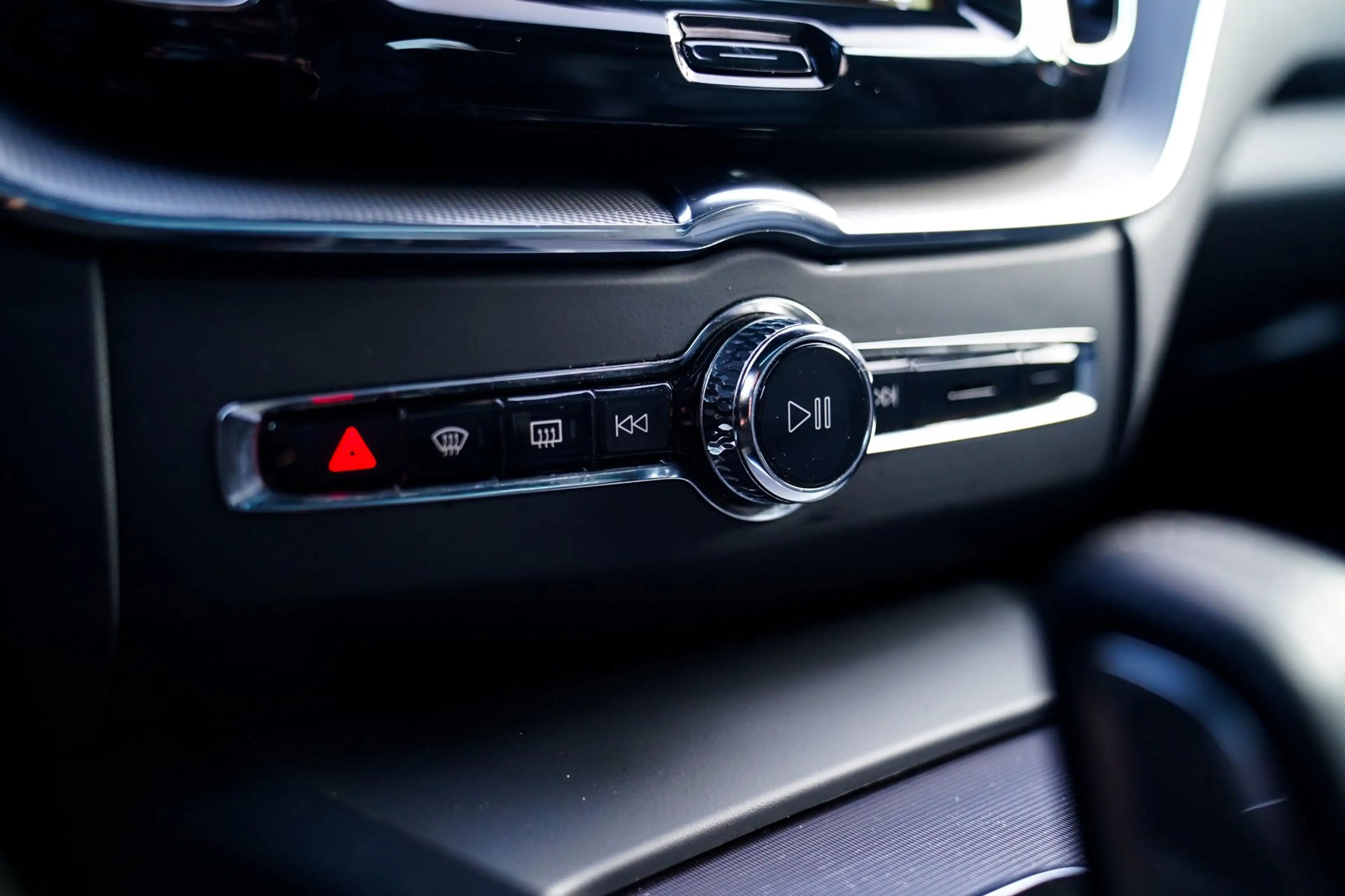 Volvo XC60 2.0 Recharge T8 AWD Inscription | Head Up Display — photo 46