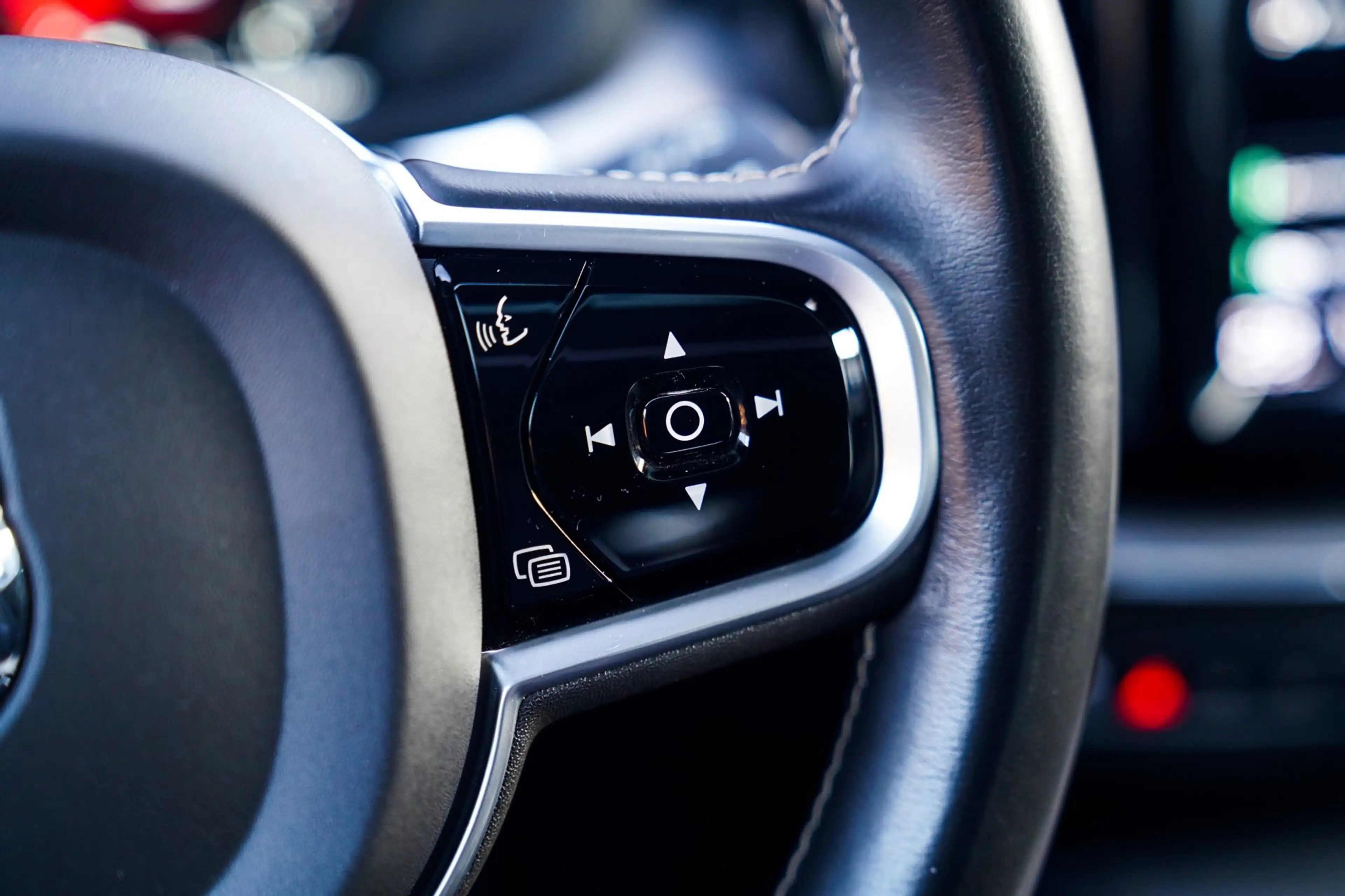 Volvo XC60 2.0 Recharge T8 AWD Inscription | Head Up Display — photo 41