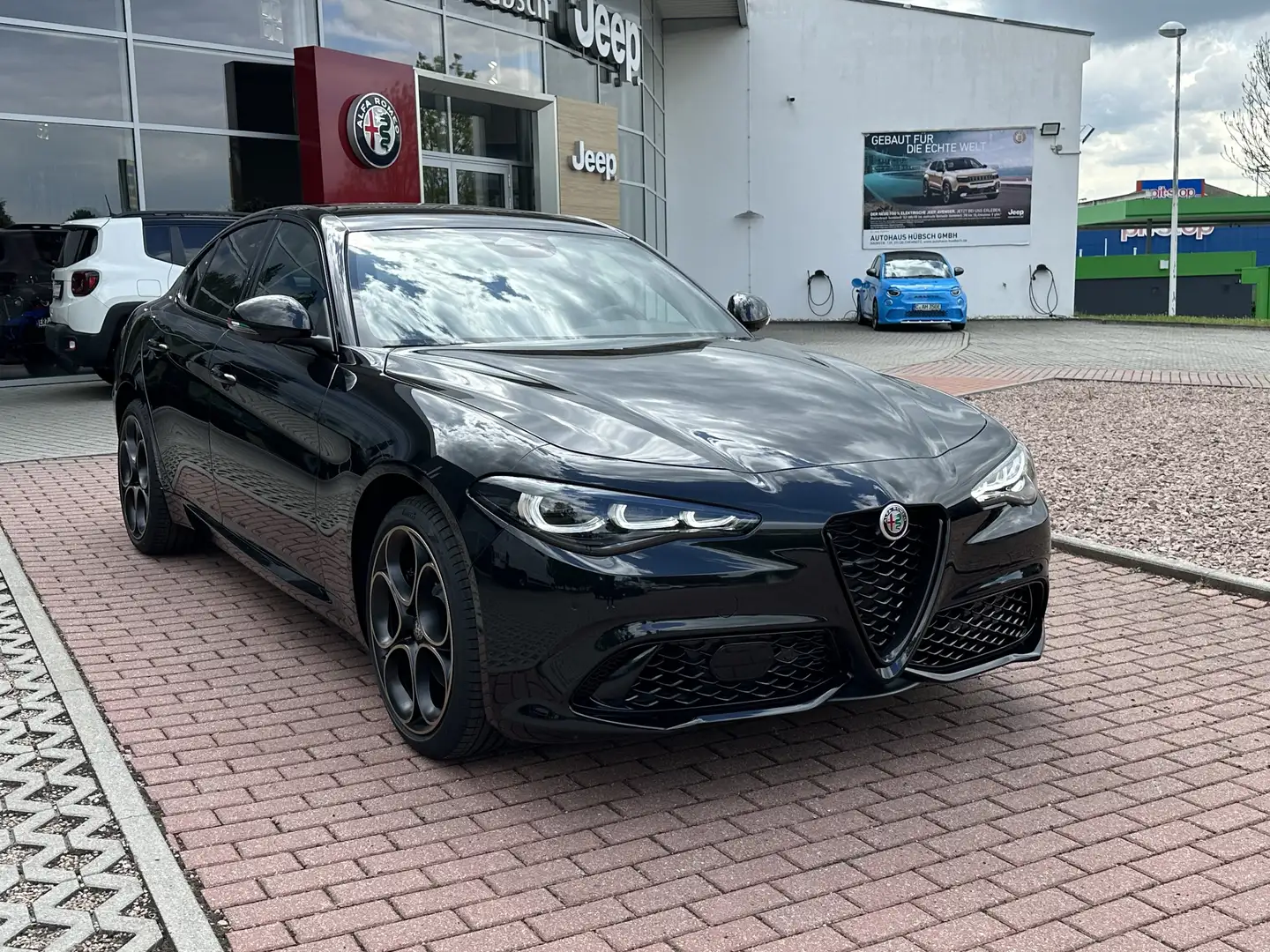 Alfa Romeo Giulia Intensa Q4 Sondermodel Černá - 2