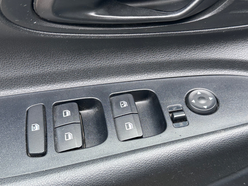 Hyundai i20 1.2 MPI Comfort / Apple Carplay / CAMERA+ PDC / 17 — photo 11