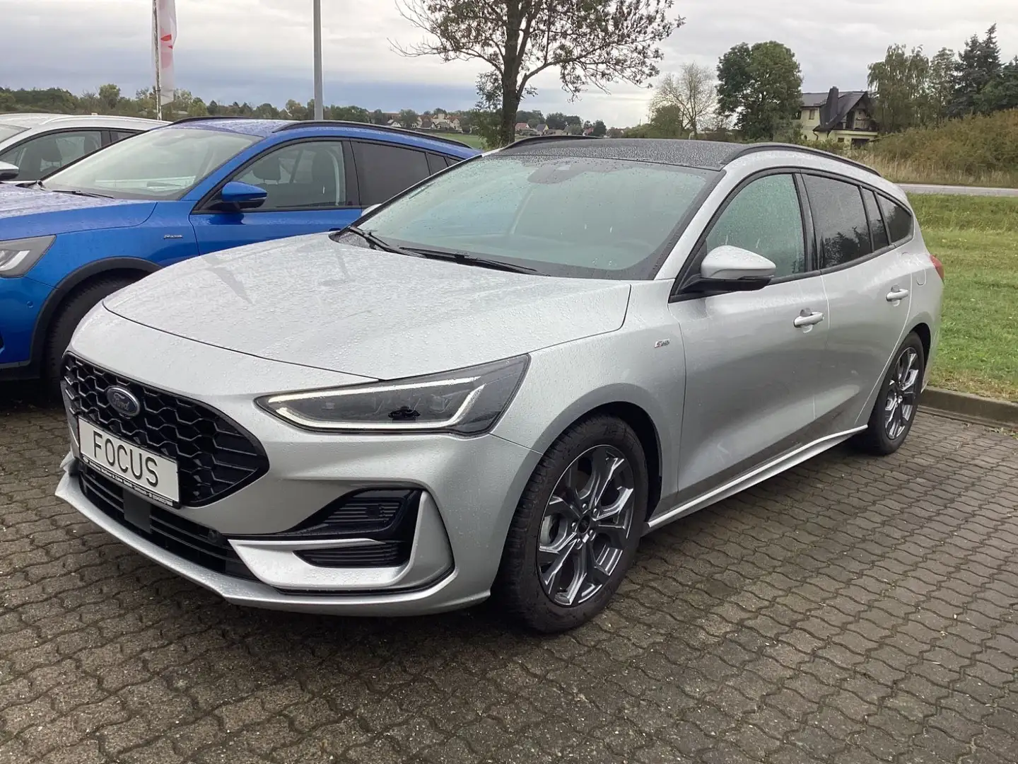 Ford Focus Turnier ST-Line X, AHK,GJR,PanoD,LED,WP Silber - 1