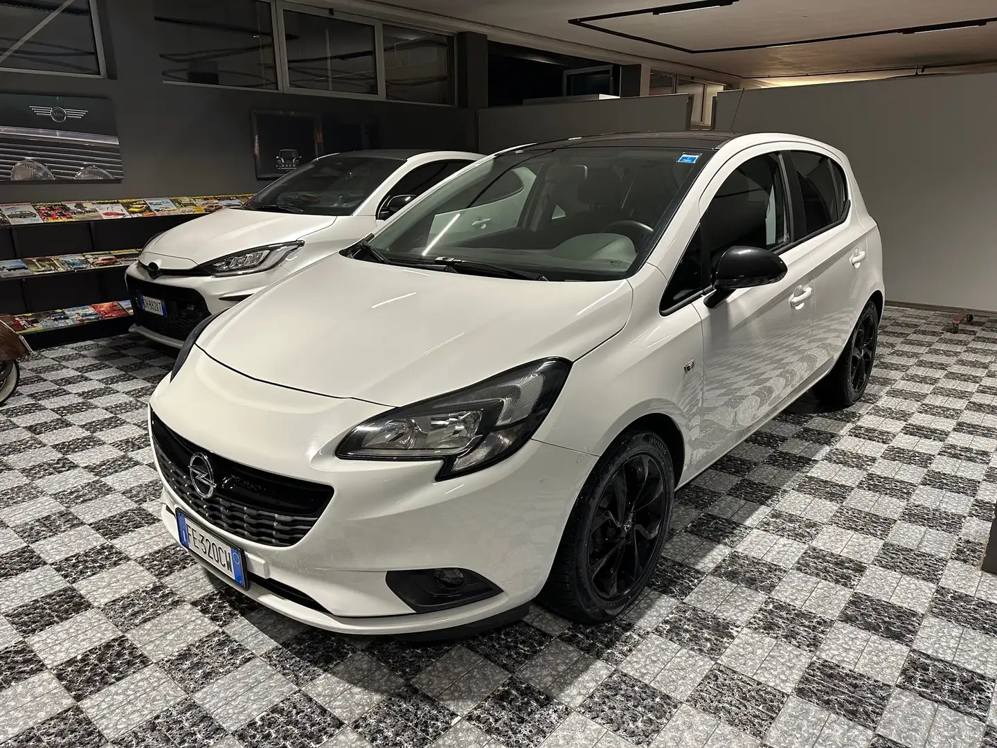 Opel Corsa Corsa 5p 1.2 b-Color Bianco - 1