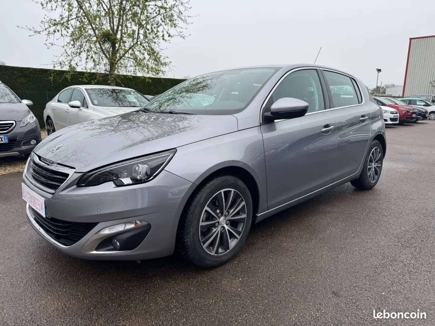 Peugeot 308 1.2 PTEC 130 CH Allure Grau - 1
