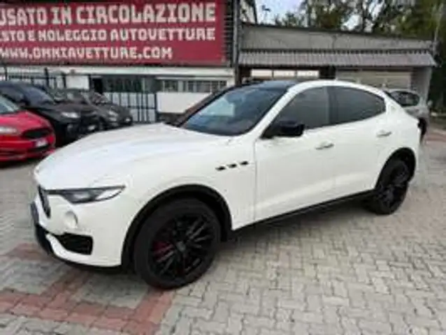 Maserati Levante 3.0 Q4 V6 350cv auto IVA ESPOSTA