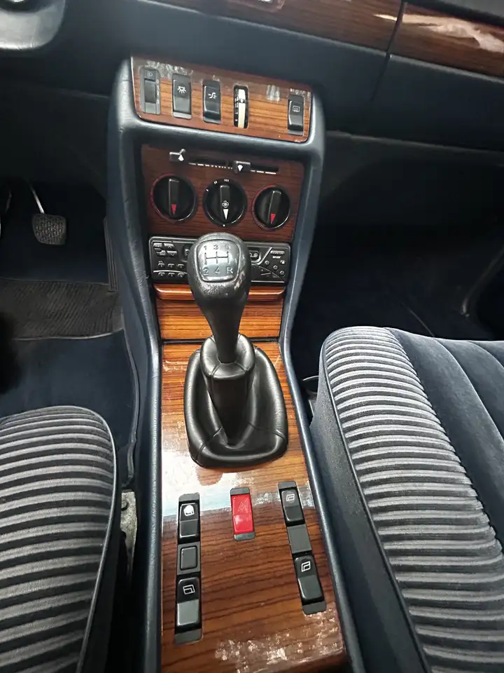 Mercedes-Benz 230 CE Coupé (C123) de 1982., foto 6