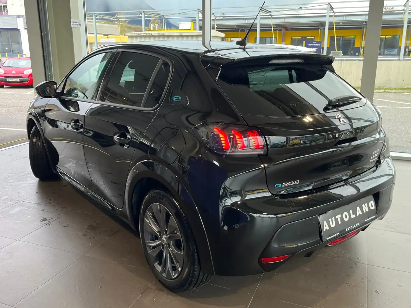 Peugeot 208 ALLURE Elektromotor 136 (Batterie 50 kWh) Schwarz - 2