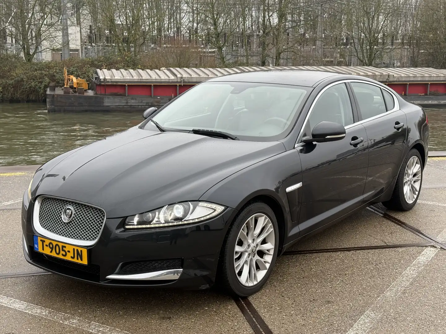 Jaguar XF 2.2D ECC/LEDER/NAVI/XENON/PDC! Zwart - 1