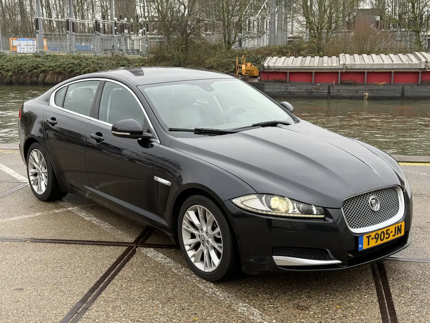 Jaguar XF 2.2D ECC/LEDER/NAVI/XENON/PDC! Zwart - 2
