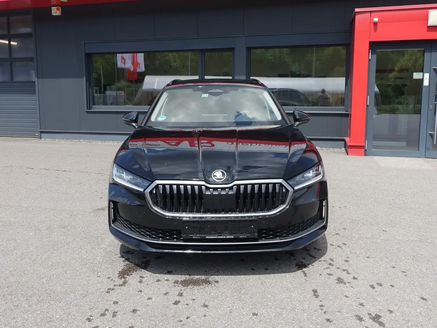 Skoda Superb *NEUES MODELL*LED*AHK*NAVI*VIRTUAL* Schwarz - 2