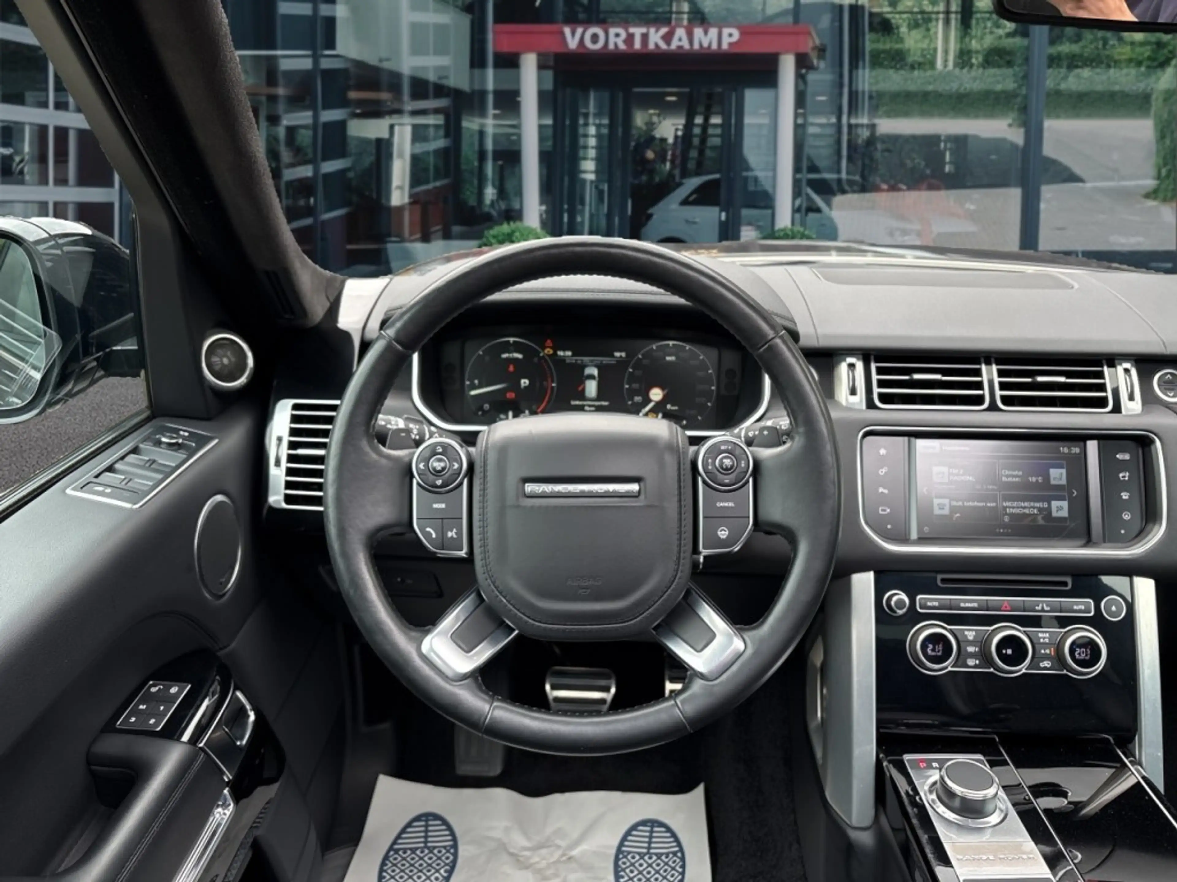Land Rover Range Rover 4.4 SDV8 VOGUE PANO-DAK/TREKHAAK/360CAM/ELEK-KLEP/ — photo 19