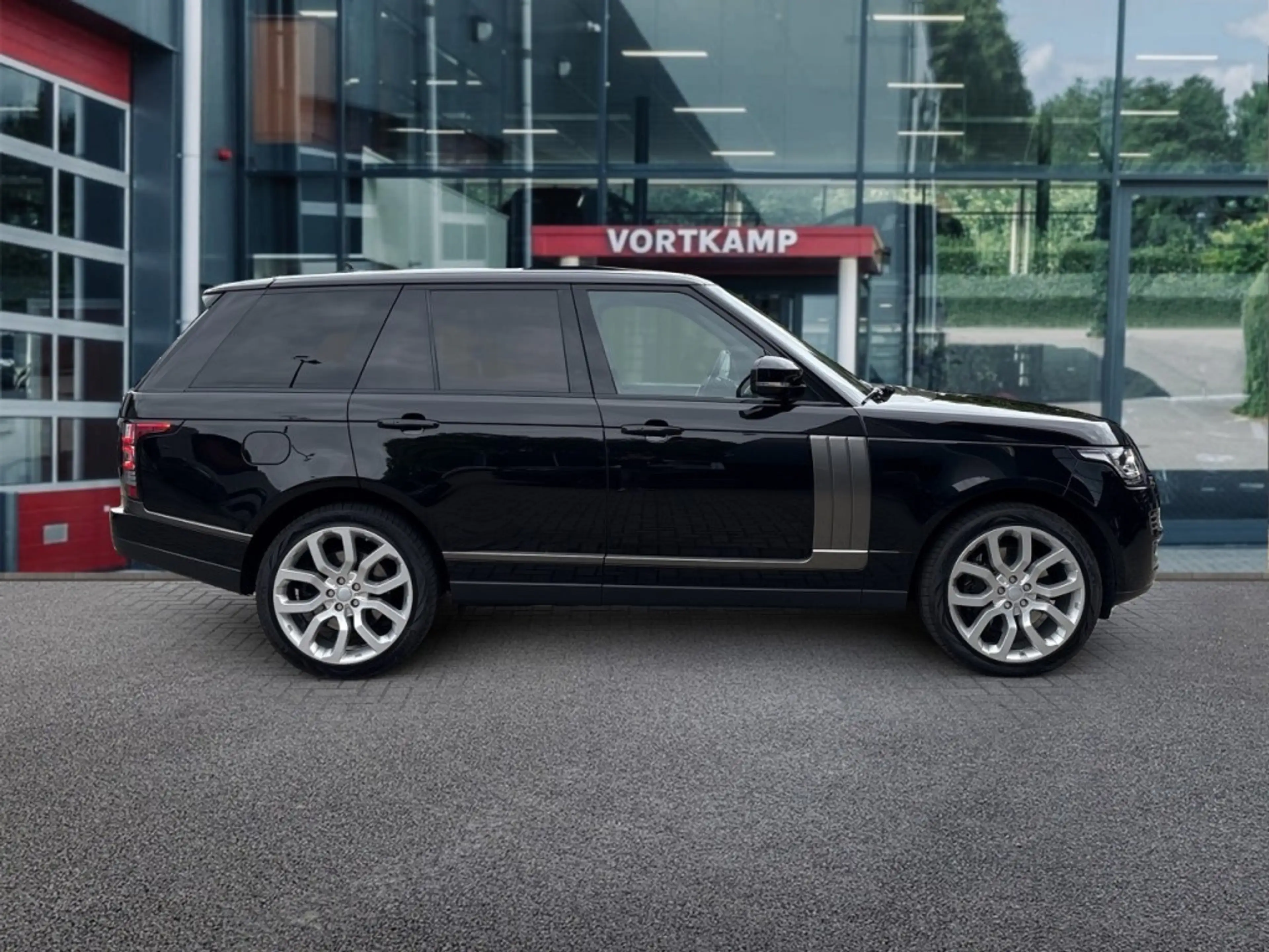 Land Rover Range Rover 4.4 SDV8 VOGUE PANO-DAK/TREKHAAK/360CAM/ELEK-KLEP/ — photo 4