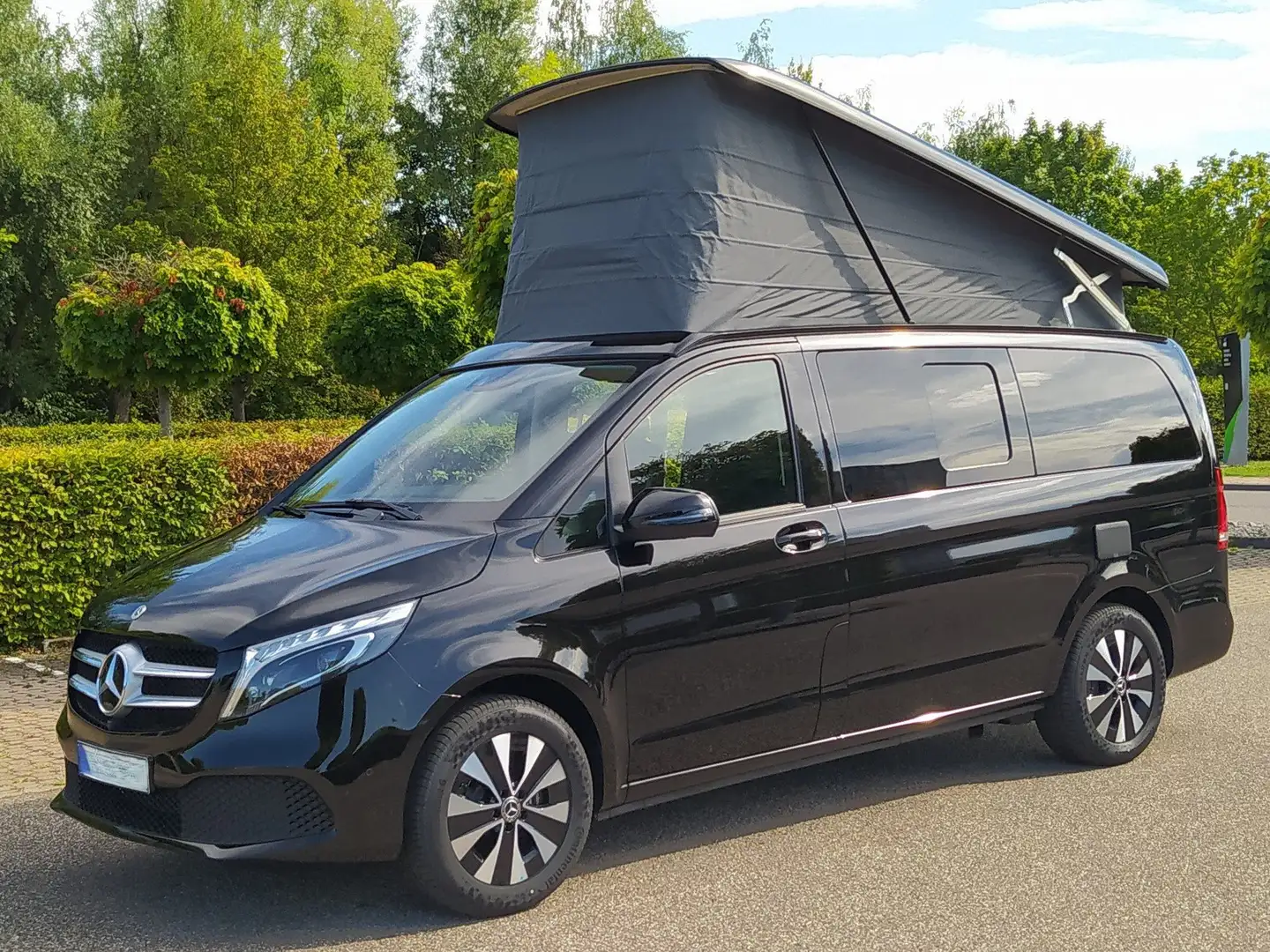 Mercedes-Benz Marco Polo V220d EDITION Küche+Bett+6 Sitze+Kamera+AHK Černá - 2