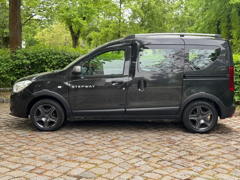 Dacia Dokker Dokker 1.5 dCi 90 Stepway Navigation Scheckheft — photo 7