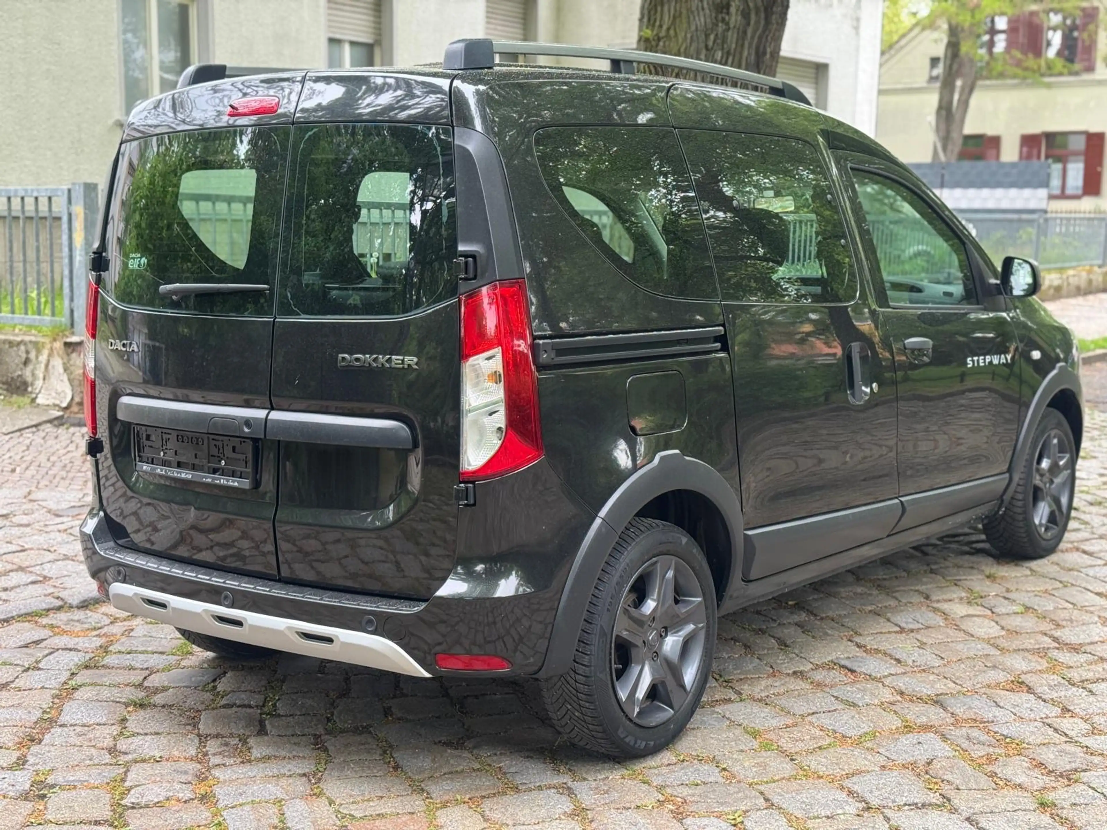 Dacia Dokker Dokker 1.5 dCi 90 Stepway Navigation Scheckheft — photo 3