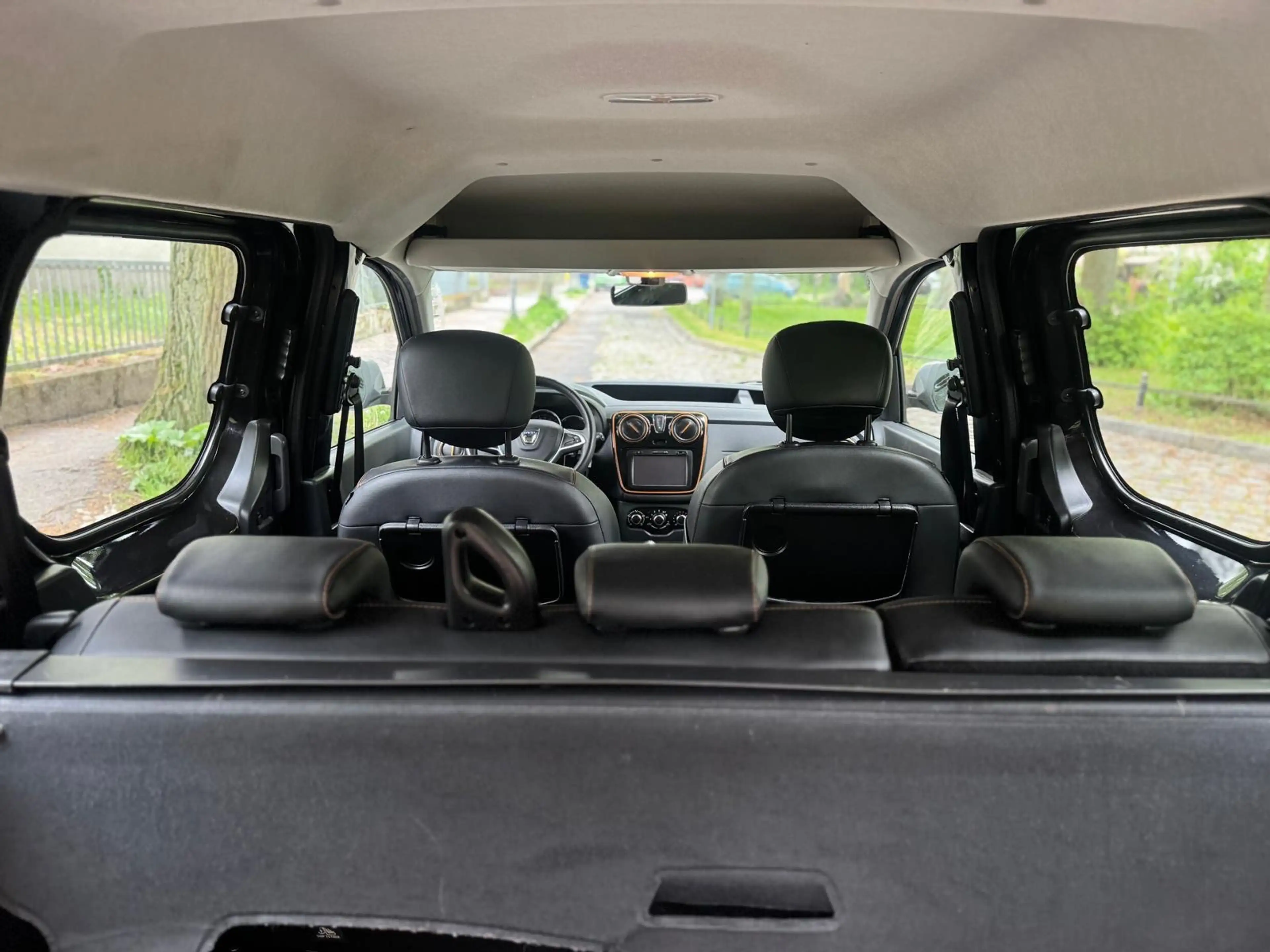 Dacia Dokker Dokker 1.5 dCi 90 Stepway Navigation Scheckheft — photo 13