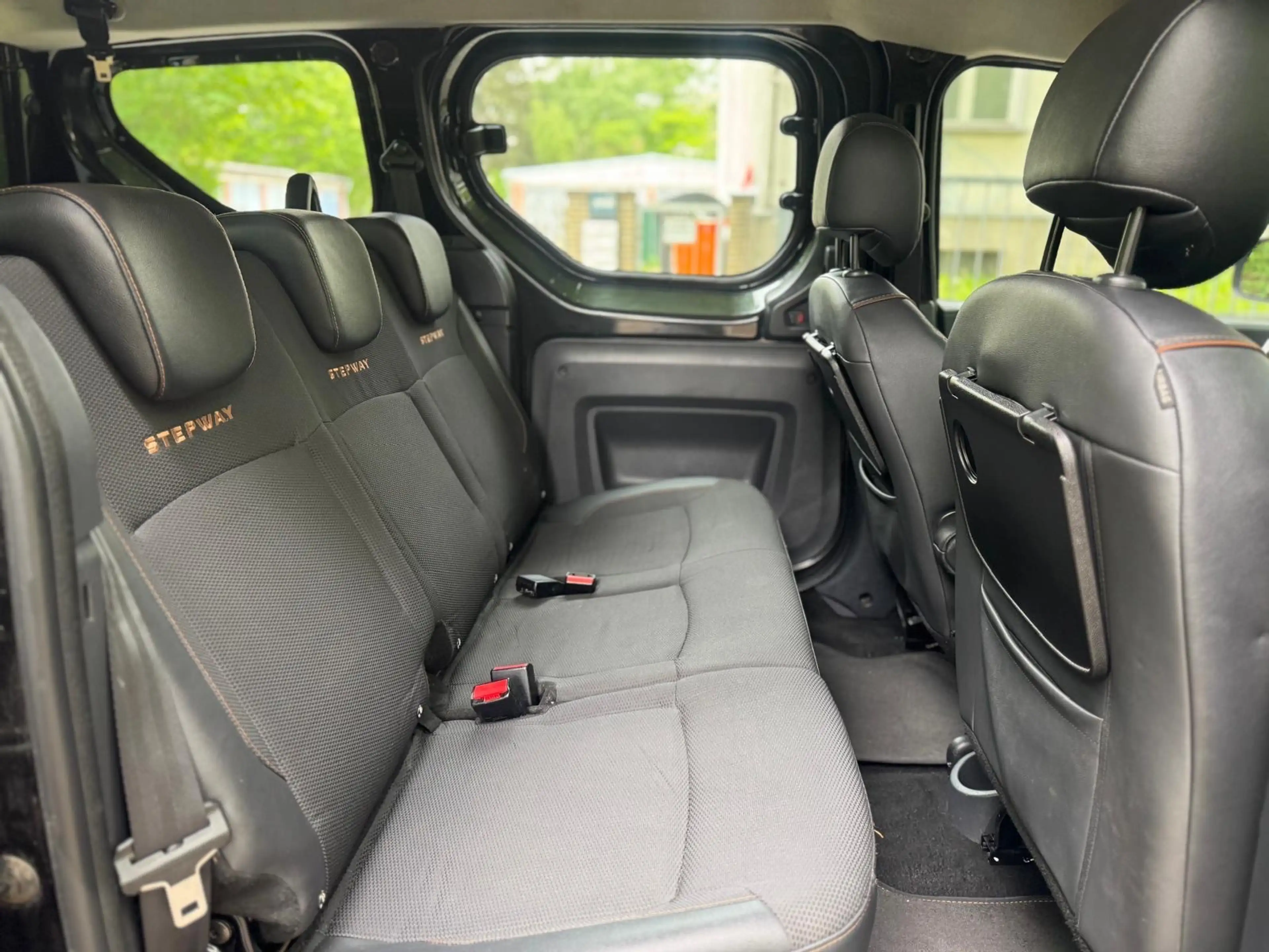 Dacia Dokker Dokker 1.5 dCi 90 Stepway Navigation Scheckheft — photo 14