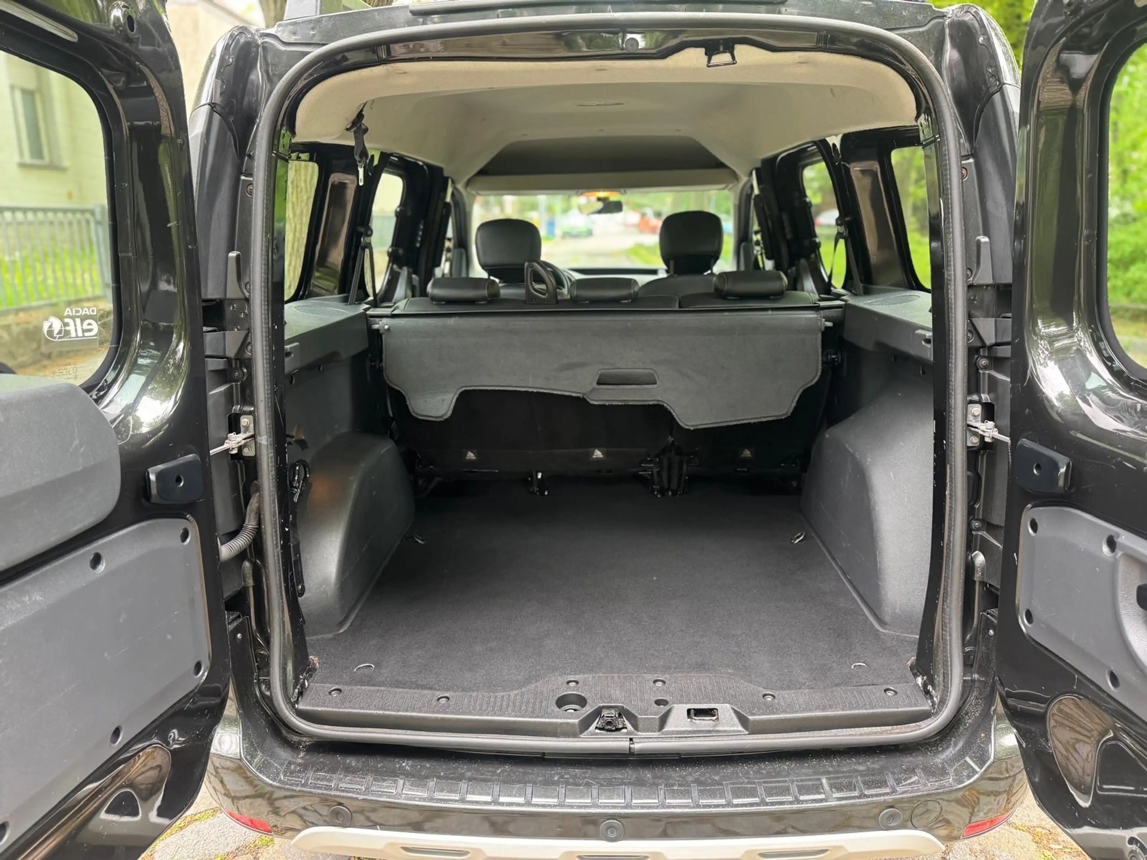 Dacia Dokker Dokker 1.5 dCi 90 Stepway Navigation Scheckheft — photo 10