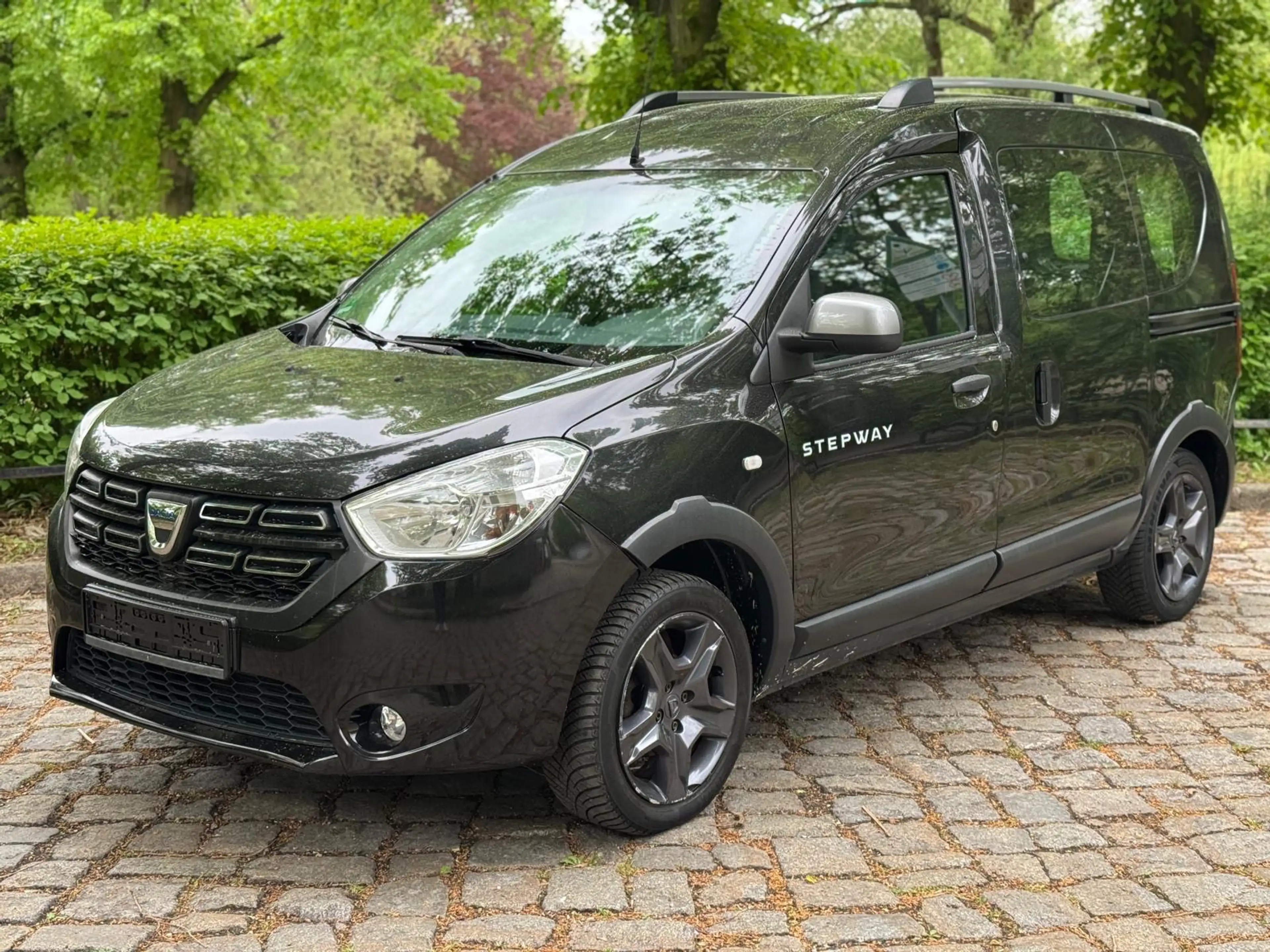 Dacia Dokker Dokker 1.5 dCi 90 Stepway Navigation Scheckheft — photo 2