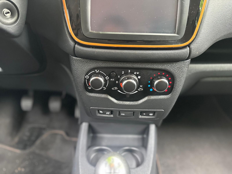 Dacia Dokker Dokker 1.5 dCi 90 Stepway Navigation Scheckheft — photo 17