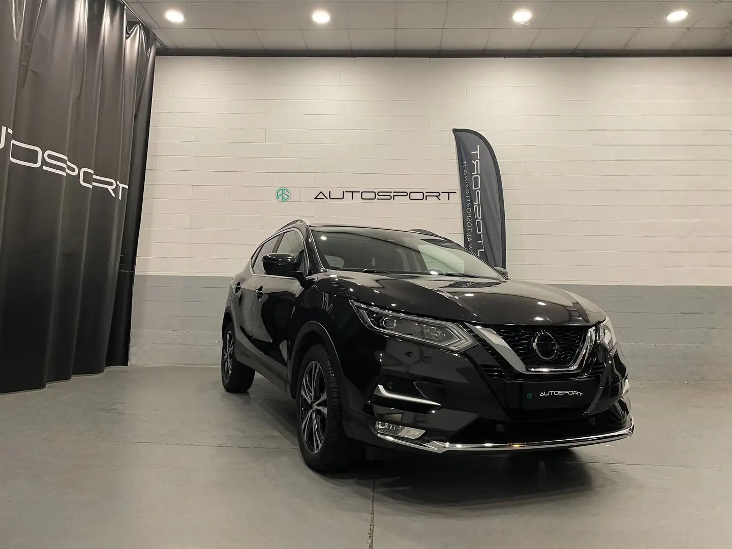 Nissan Qashqai Qashqai 1.3 DIG-T 140 CV N-Connecta Schwarz - 1