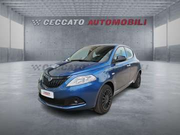 Ypsilon 1.0 firefly hybrid Silver s&s 70cv