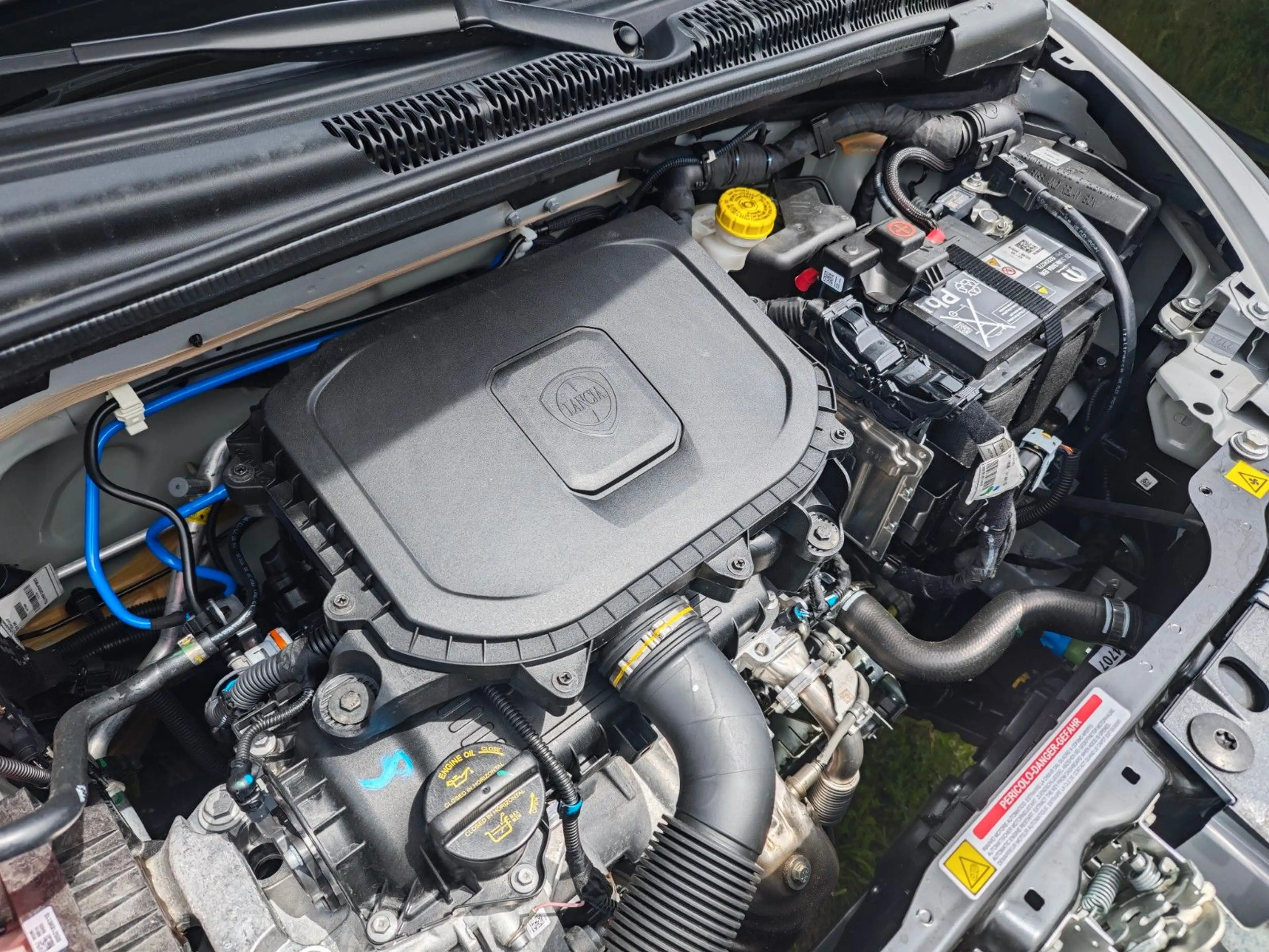 Lancia Ypsilon 1.0 Hybrid Platin, Kamera, Tempomat, Alu — photo 6