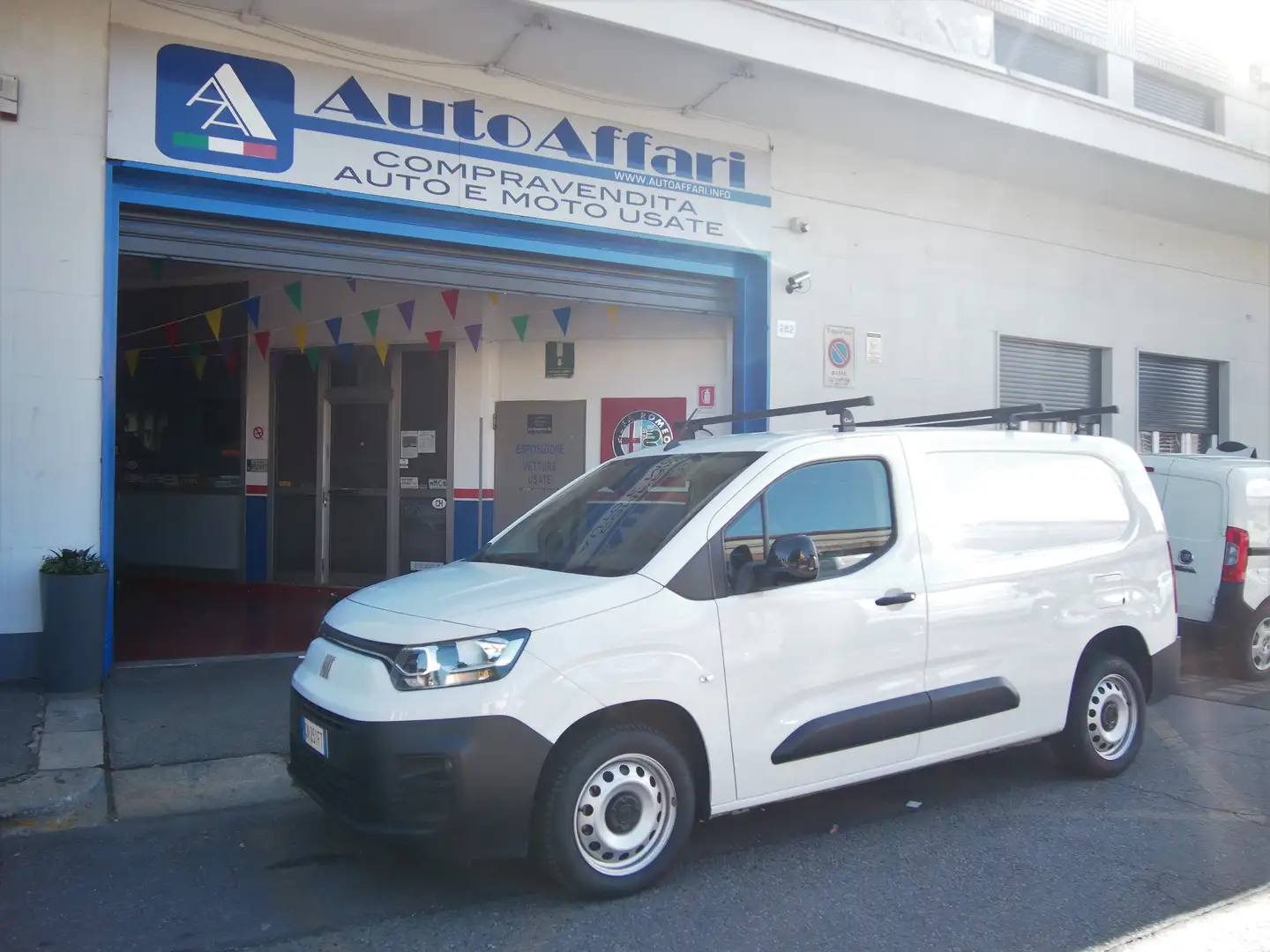 Fiat Doblo 1.5BluHdi 3 POSTI MAXI LUNGO L2 Bianco - 1