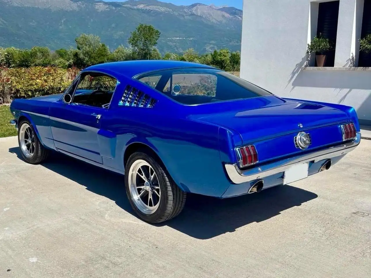 Ford Mustang FASTBACK V8 351 RESTO MOD, foto 5
