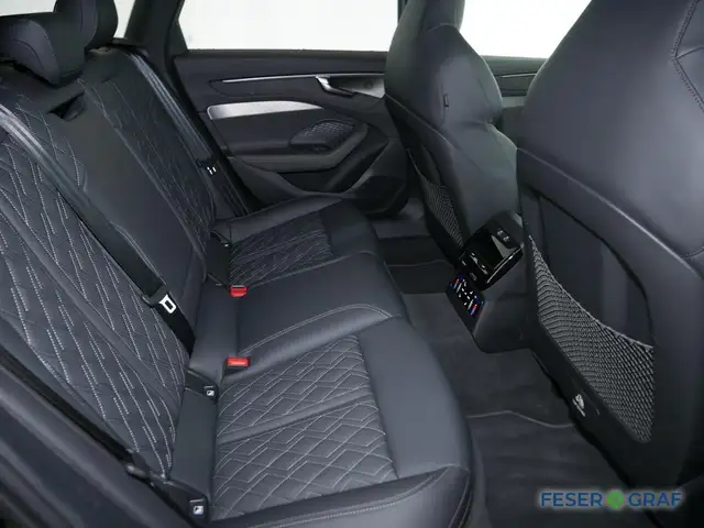 Audi A6 view 7