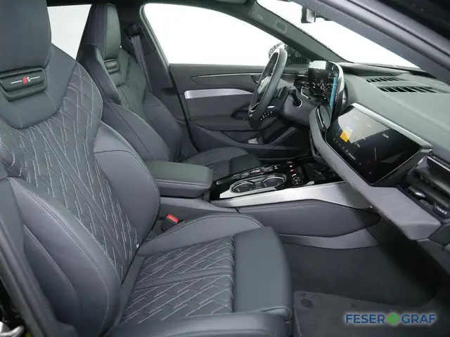 Audi A6 view 6