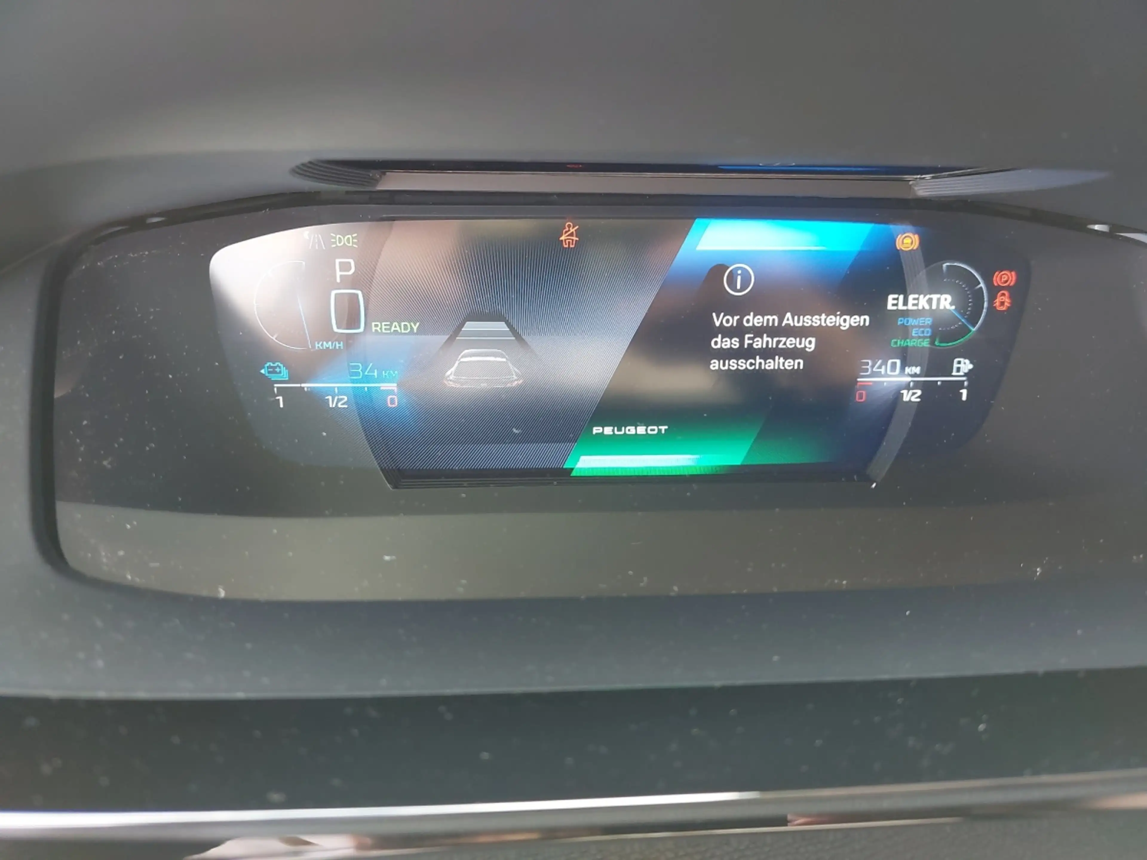 Peugeot 408 Hybrid PHEV 225 e-EAT8 GT — photo 15