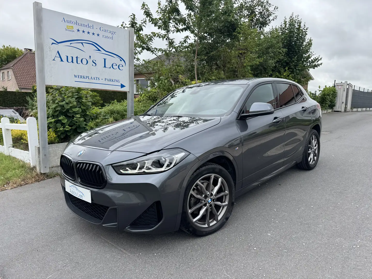 BMW X2 Mpack/keyless/panodak/camera/led/stoelverwarming/ Grijs - 1