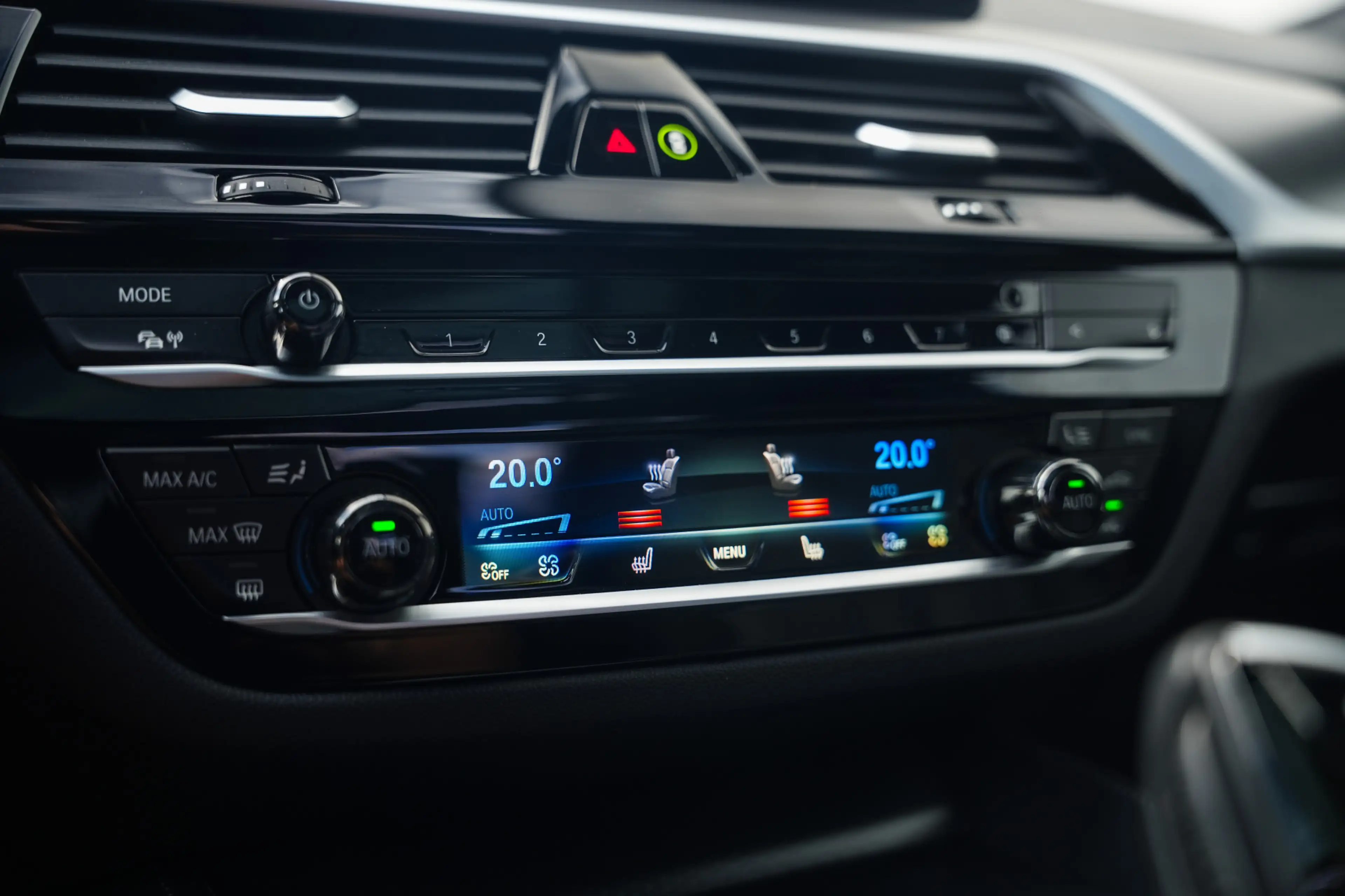 BMW 545 5-serie 545e xDrive Business Edition Plus M-Sport — photo 33