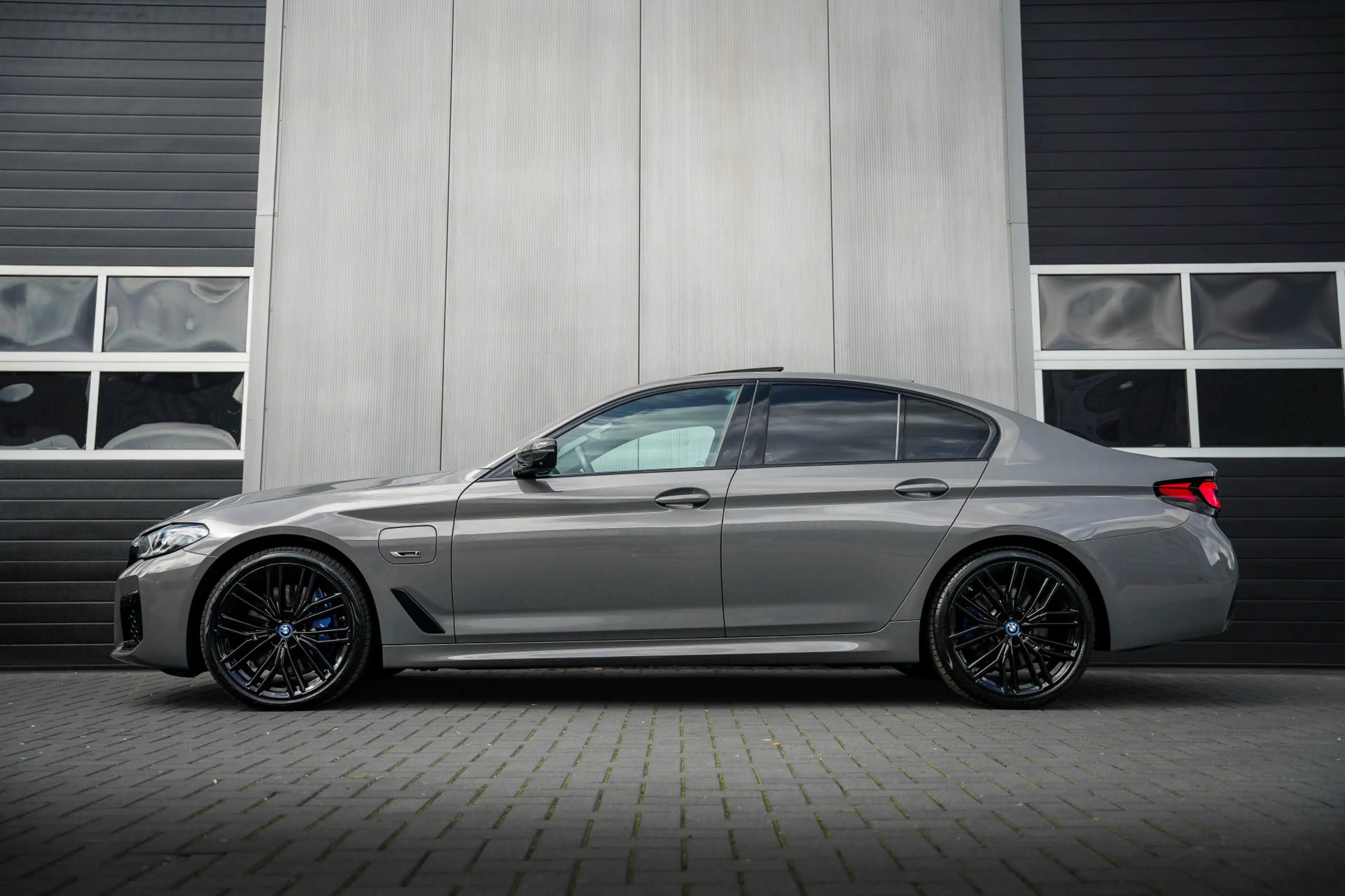 BMW 545 5-serie 545e xDrive Business Edition Plus M-Sport — photo 2