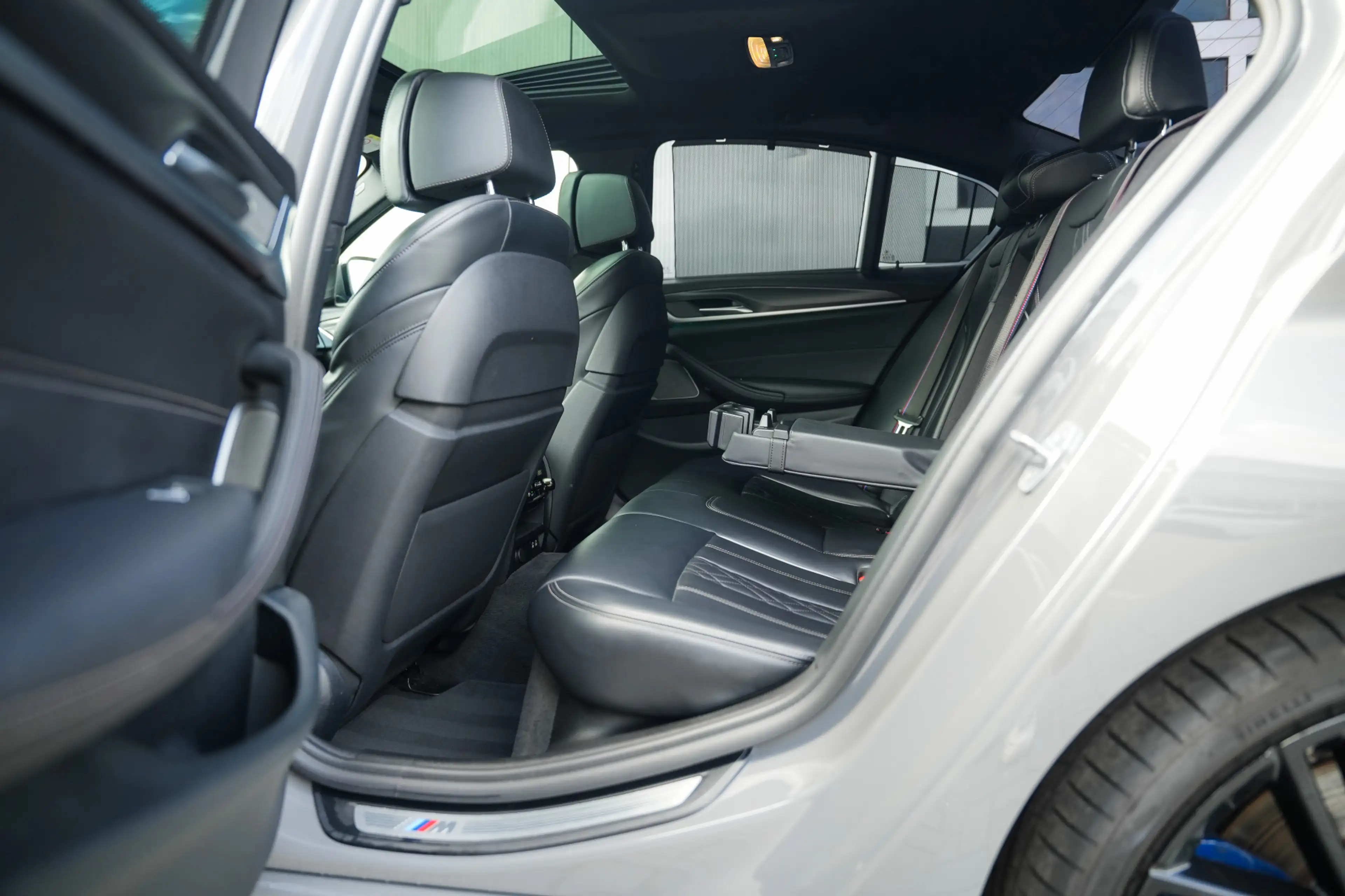 BMW 545 5-serie 545e xDrive Business Edition Plus M-Sport — photo 16