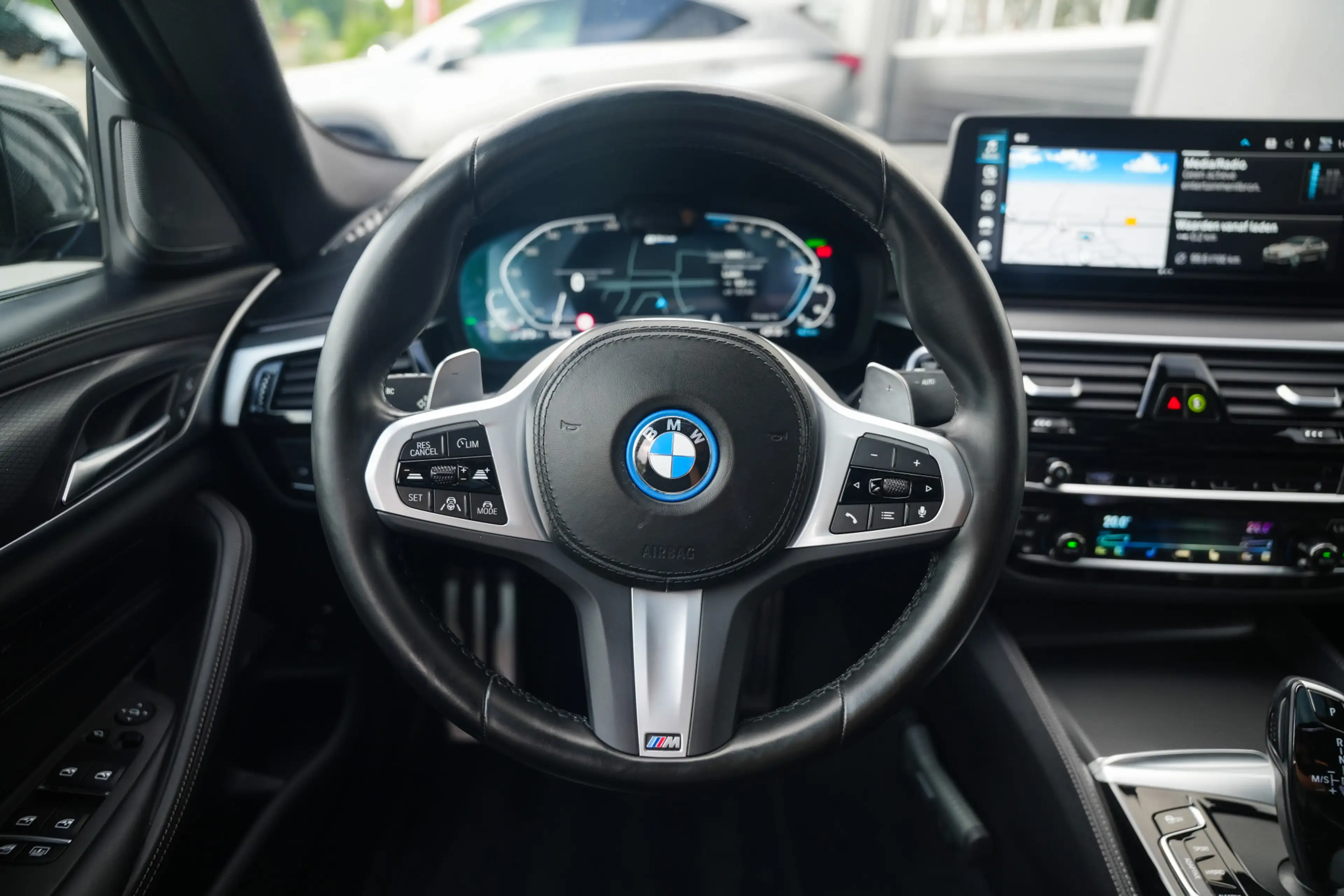 BMW 545 5-serie 545e xDrive Business Edition Plus M-Sport — photo 21