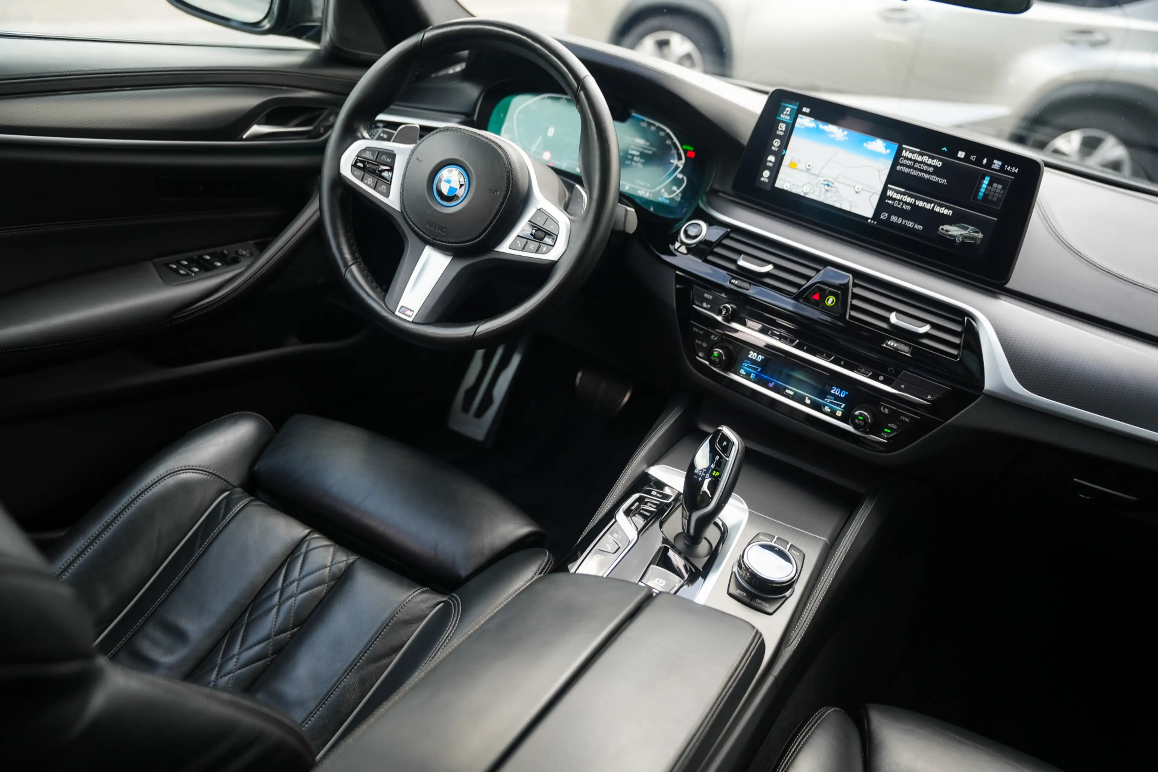 BMW 545 5-serie 545e xDrive Business Edition Plus M-Sport — photo 19