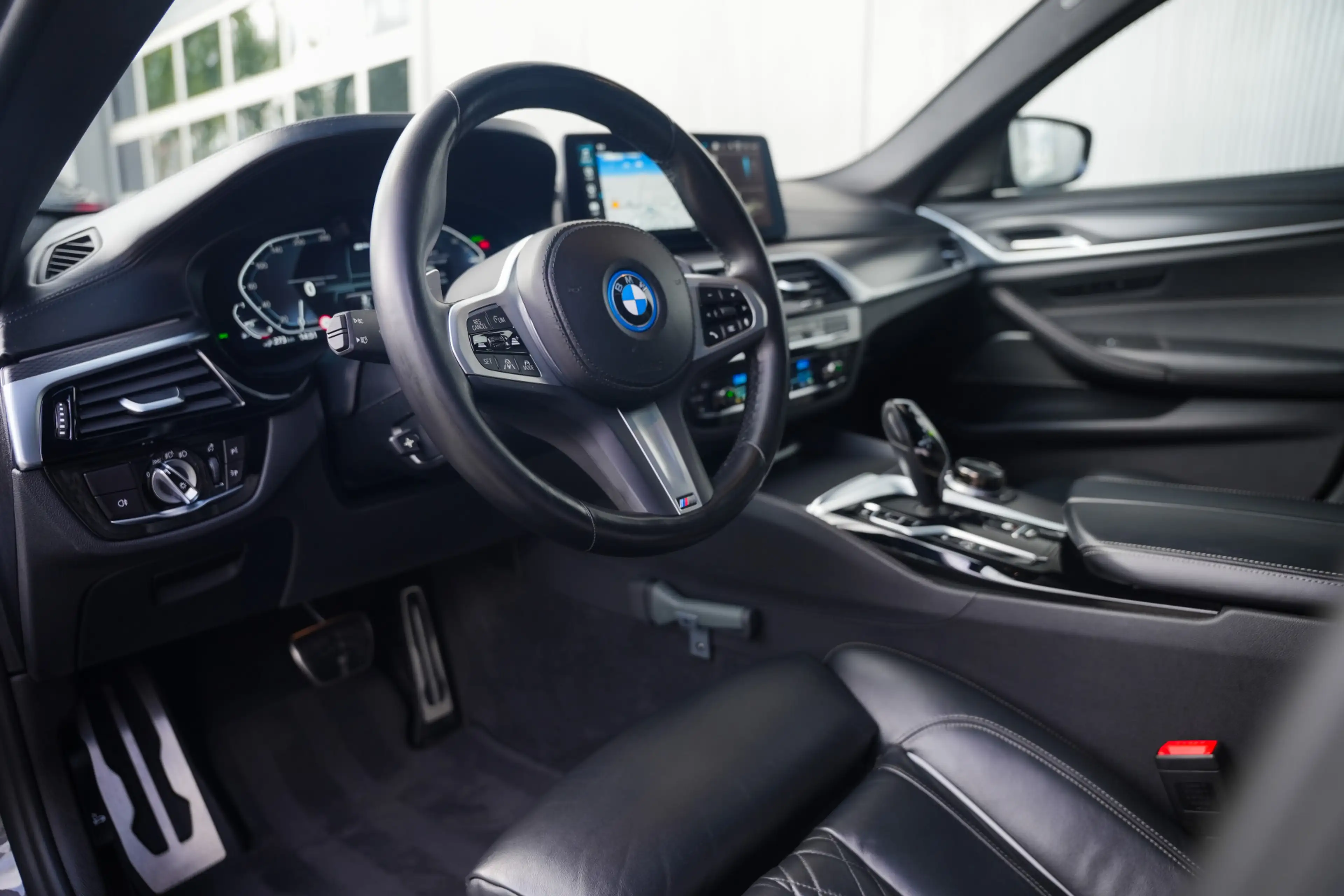 BMW 545 5-serie 545e xDrive Business Edition Plus M-Sport — photo 4