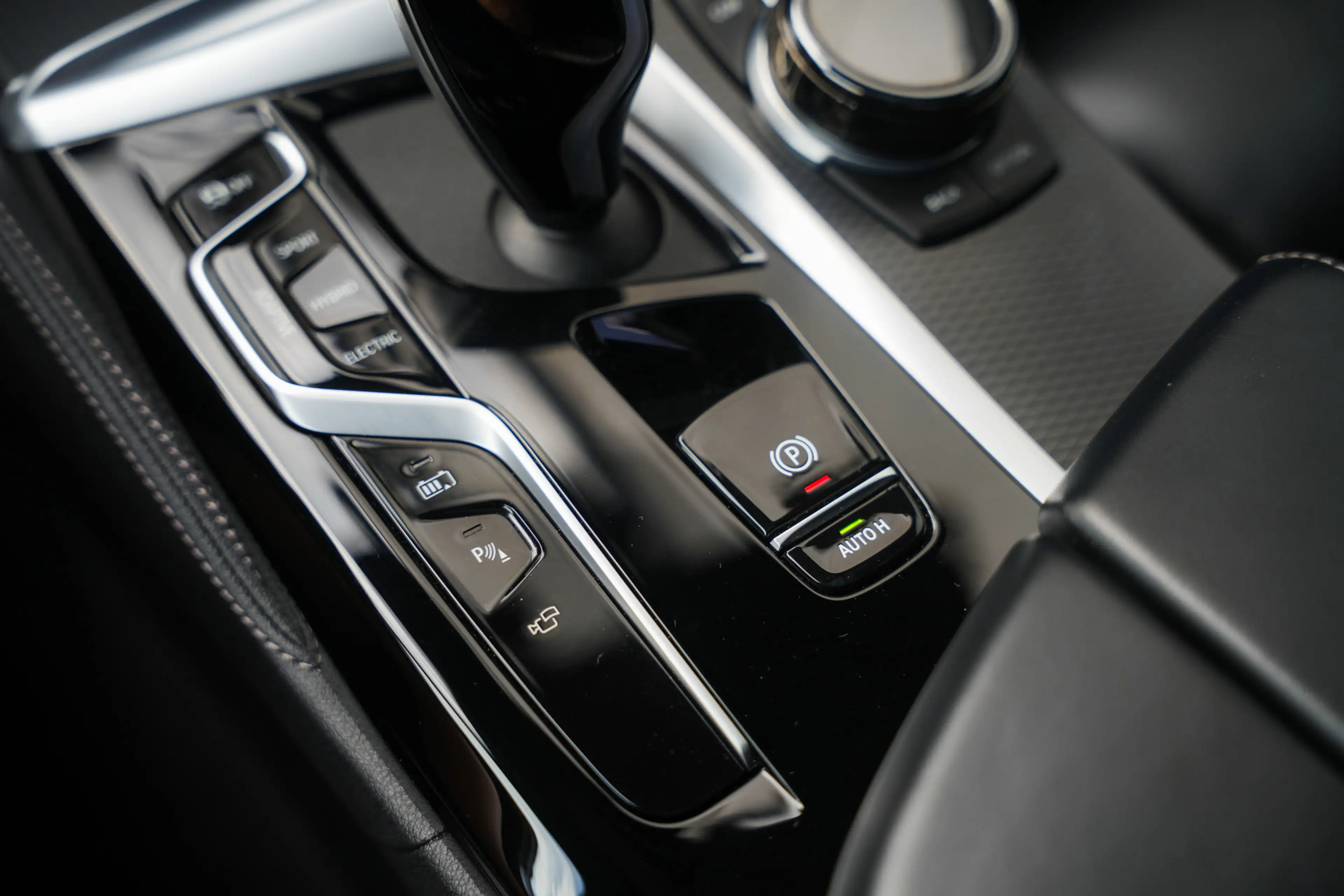 BMW 545 5-serie 545e xDrive Business Edition Plus M-Sport — photo 28