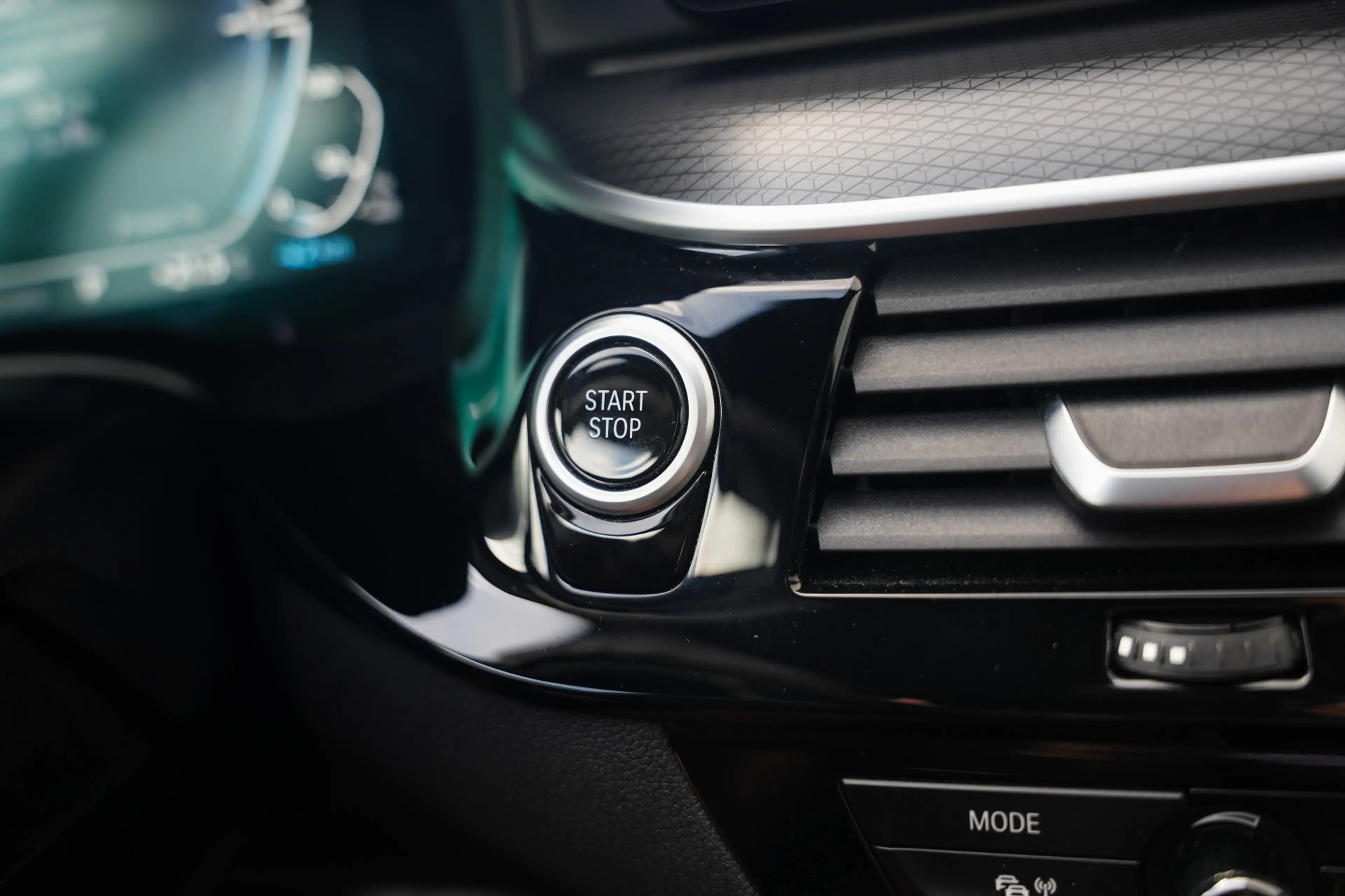 BMW 545 5-serie 545e xDrive Business Edition Plus M-Sport — photo 34
