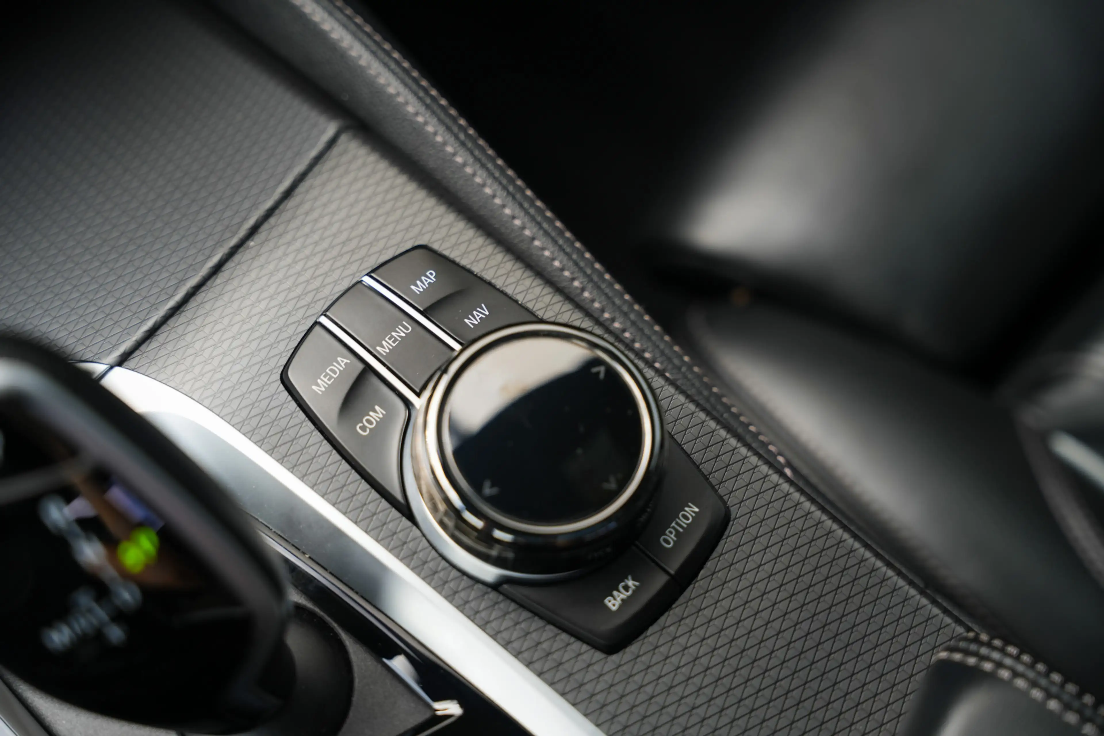 BMW 545 5-serie 545e xDrive Business Edition Plus M-Sport — photo 31