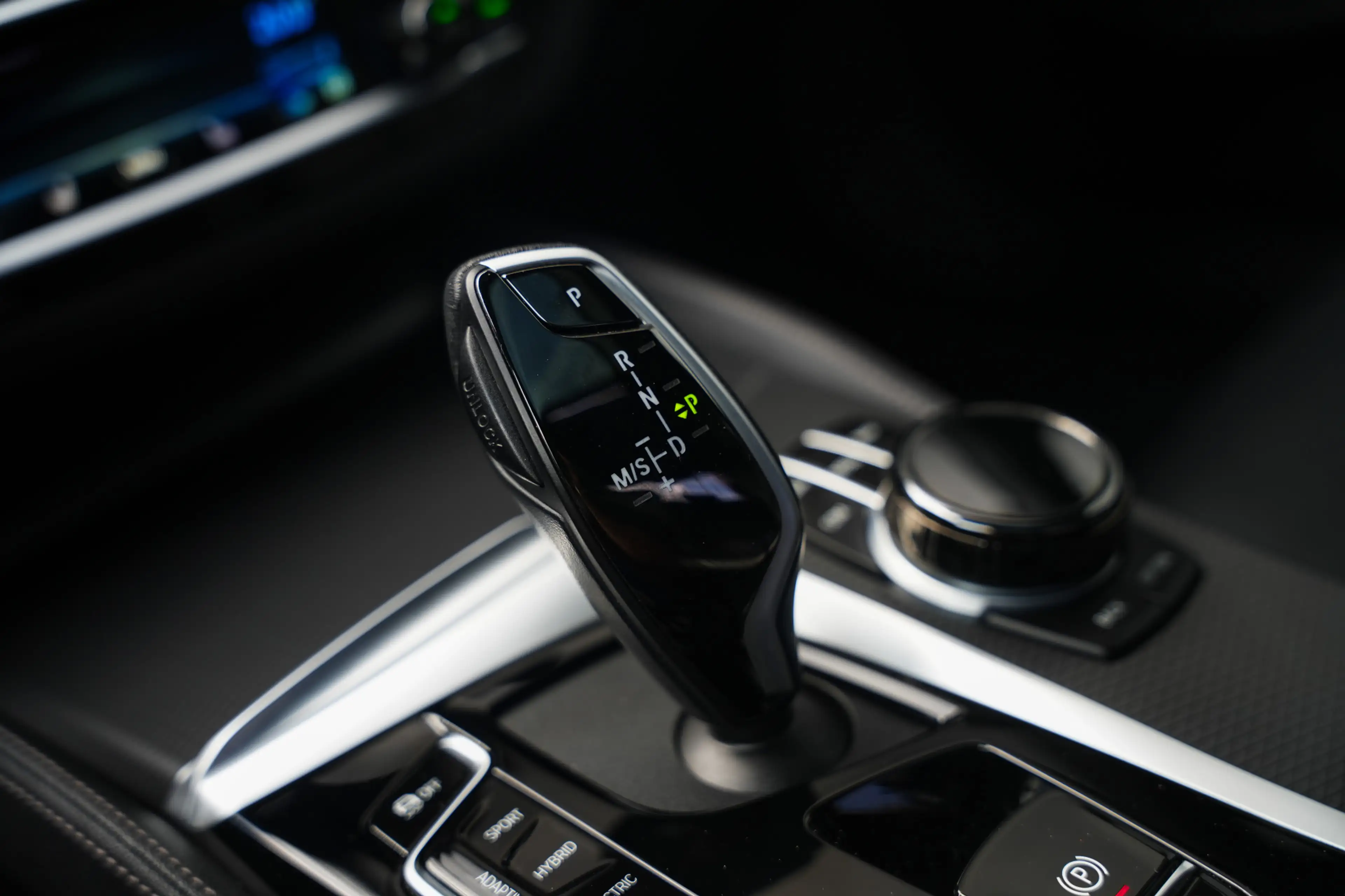 BMW 545 5-serie 545e xDrive Business Edition Plus M-Sport — photo 30