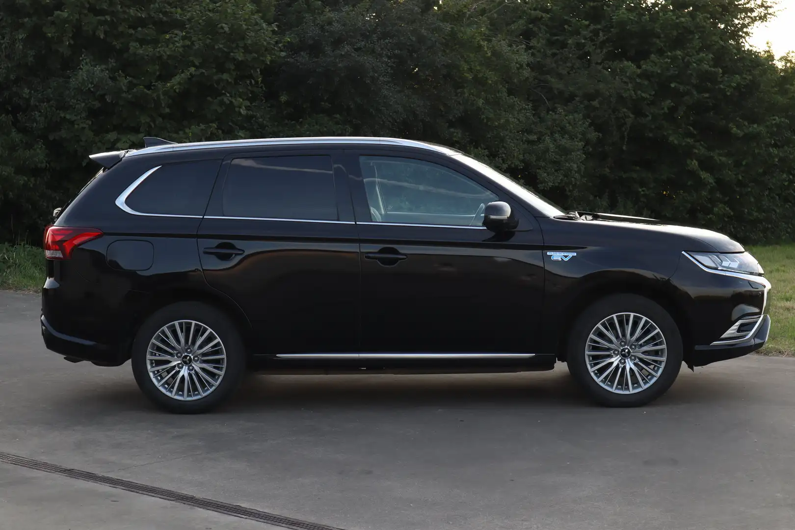 Mitsubishi Outlander Outlander 2.4 4WD Plug-In Hybrid Noir - 1