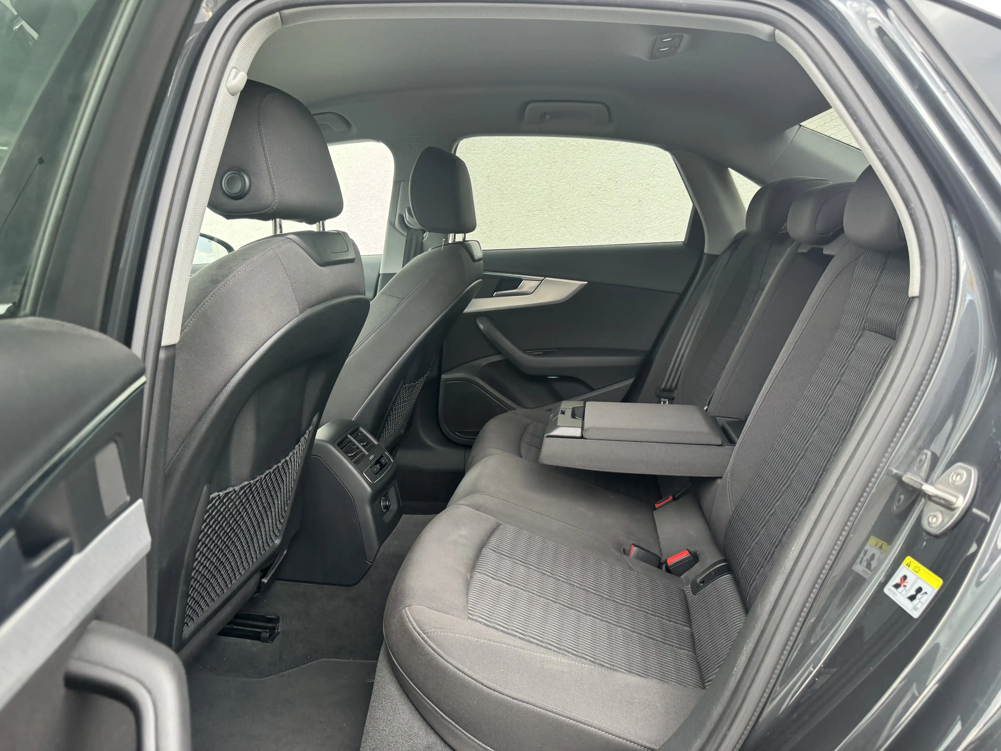Audi A4 40 TDI design ( AUT./LED/PDC/NAVI / INSPEKT. NEU ) — photo 7