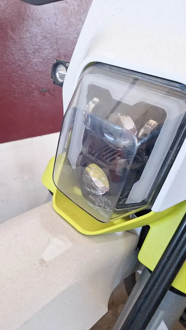 Husqvarna FE 250 Weiß - 2