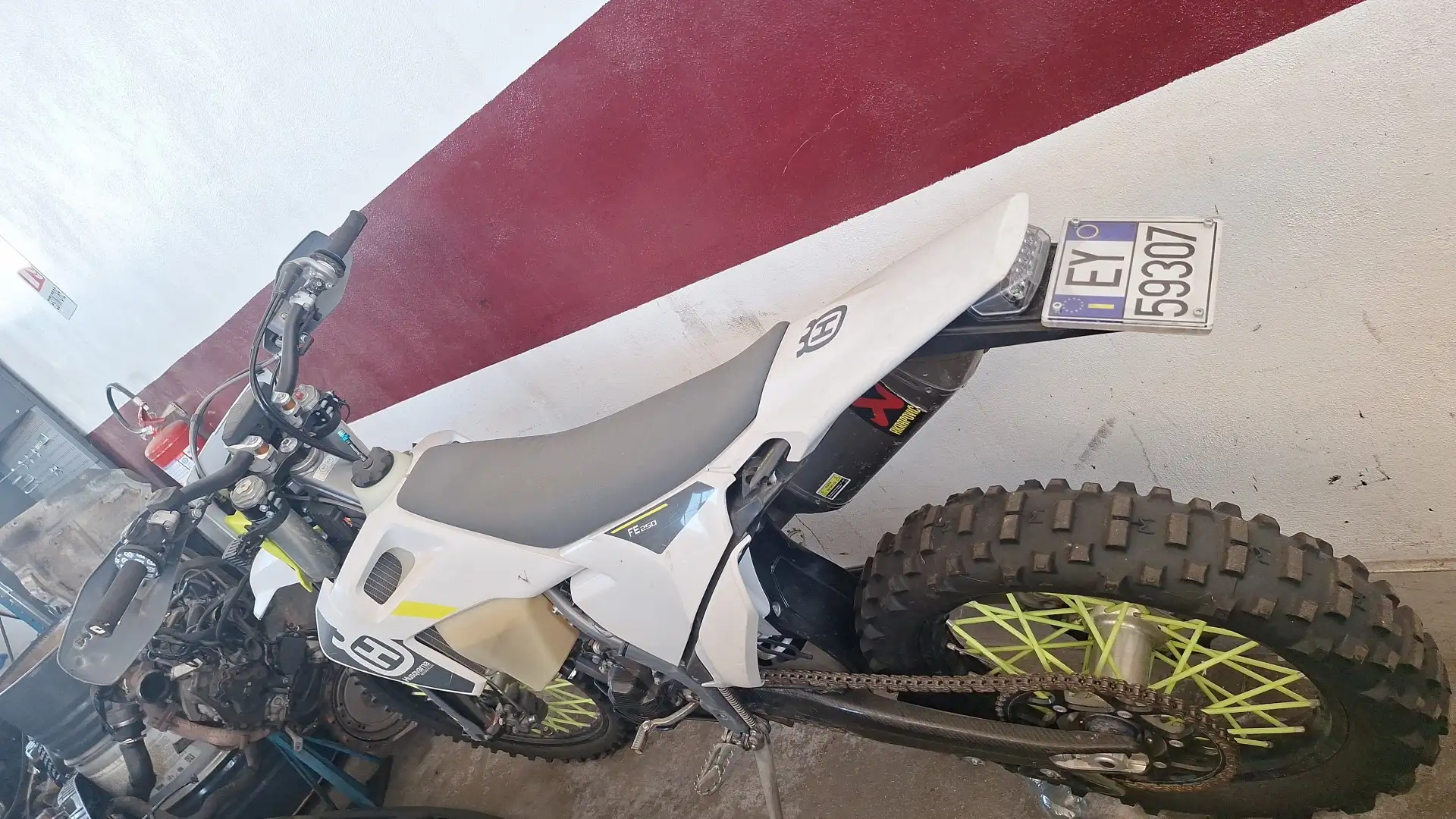 Husqvarna FE 250 Weiß - 1